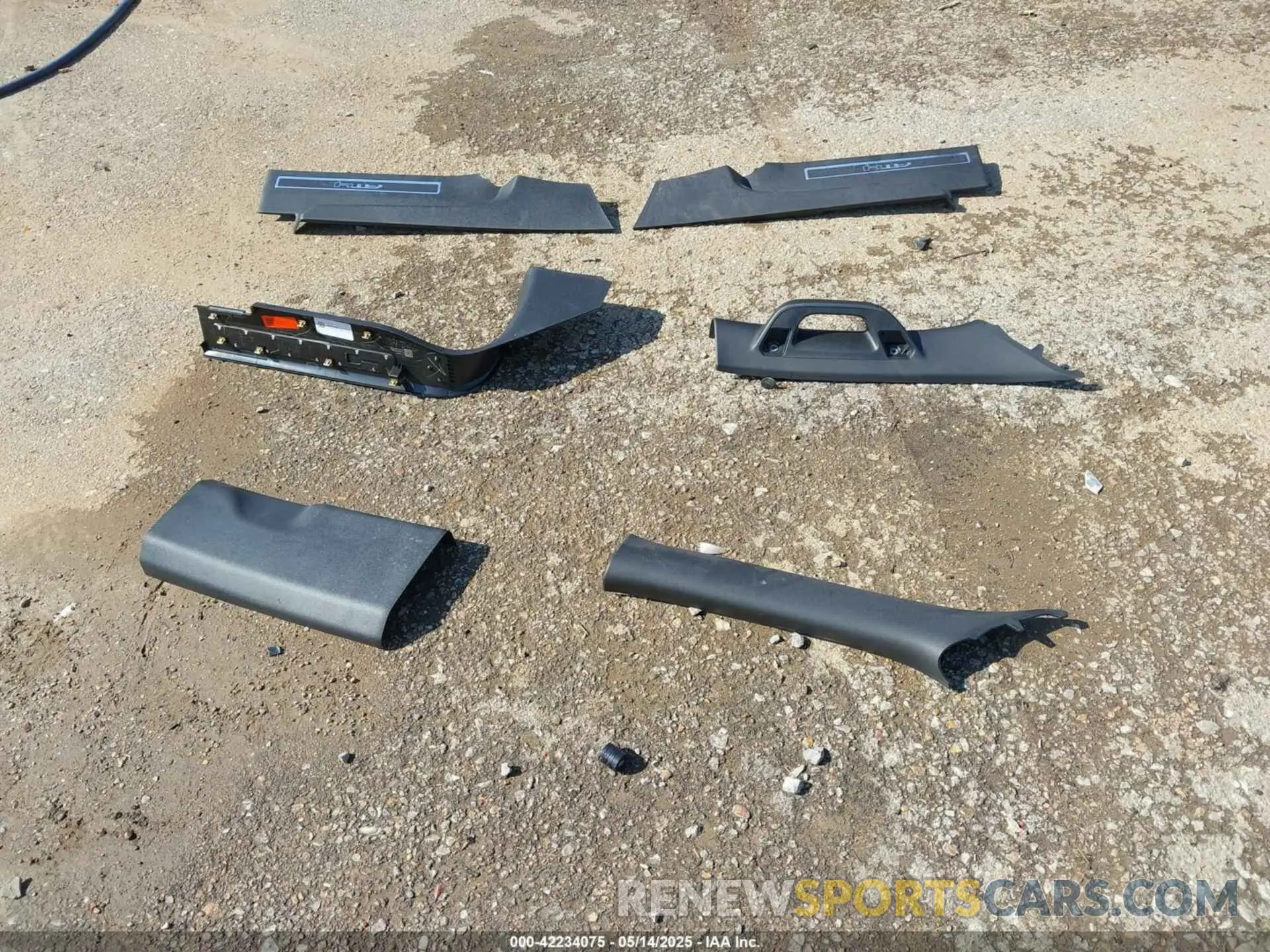 18 Фотография поврежденного автомобиля 1GKS2HKD1RR315789 GMC YUKON XL 2024