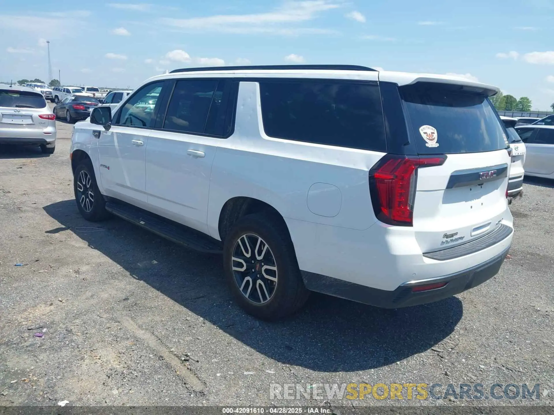 3 Photograph of a damaged car 1GKS2HKD1RR344757 GMC YUKON XL 2024