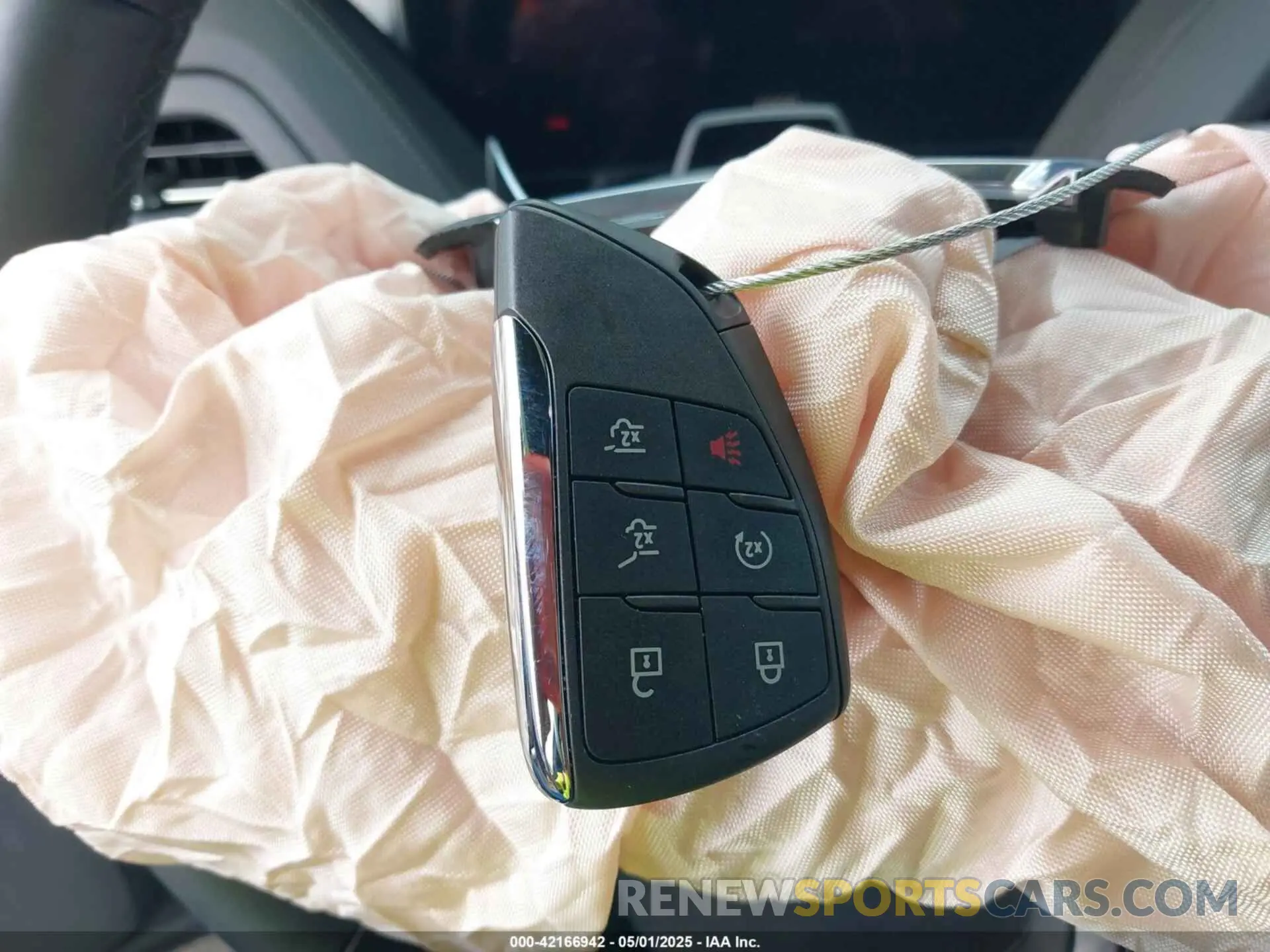 11 Фотография поврежденного автомобиля 1GKS2JRL9SR192737 GMC YUKON XL 2025