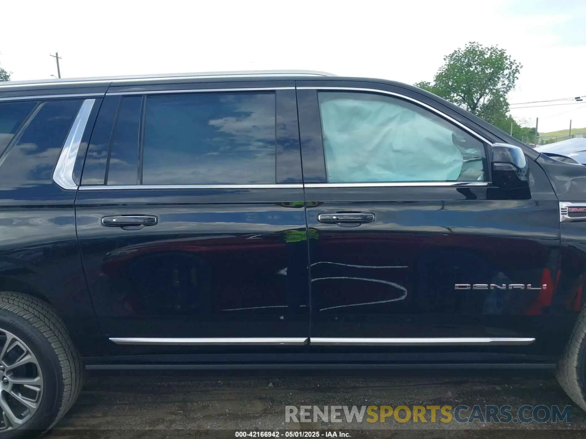 13 Фотография поврежденного автомобиля 1GKS2JRL9SR192737 GMC YUKON XL 2025