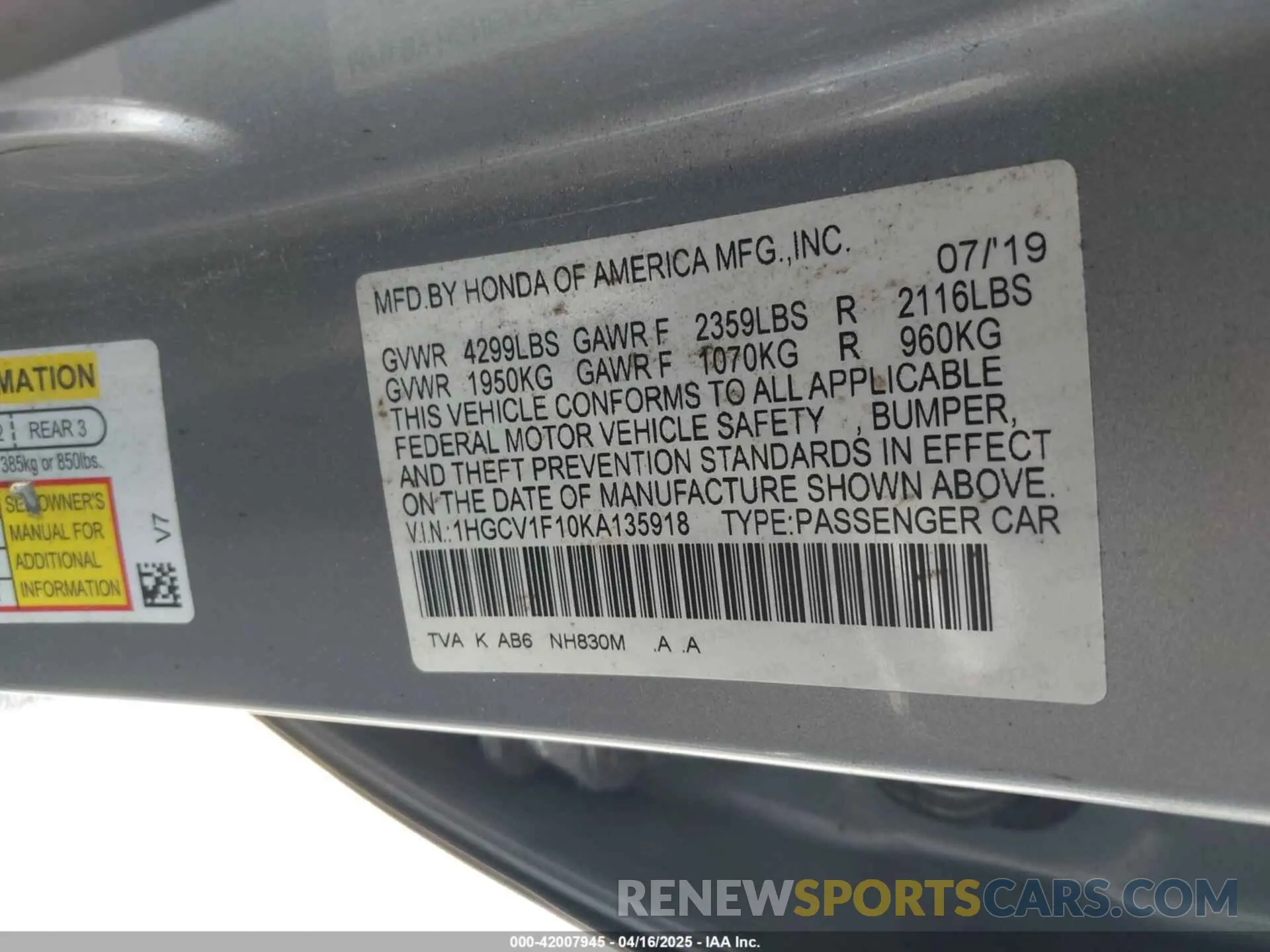 9 Photograph of a damaged car 1HGCV1F10KA135918 HONDA ACCORD 2019
