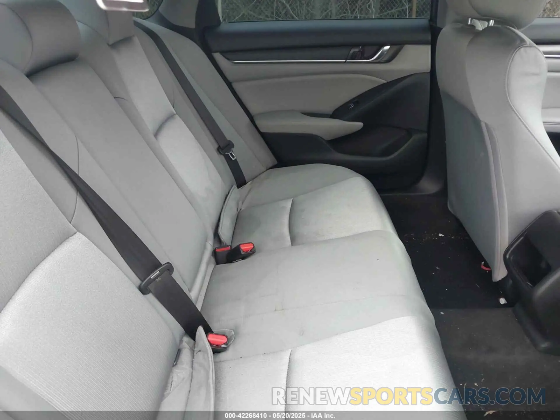 8 Photograph of a damaged car 1HGCV1F10KA166134 HONDA ACCORD 2019