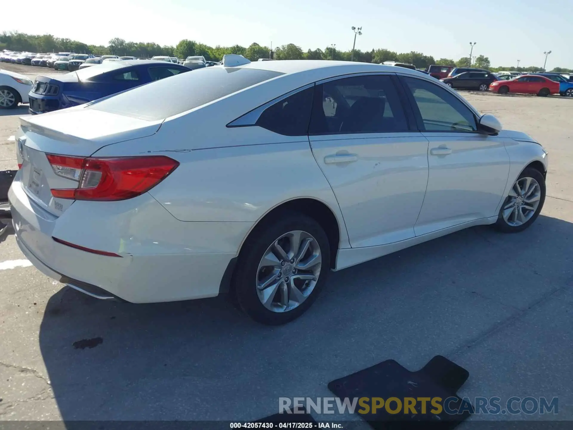 4 Фотография поврежденного автомобиля 1HGCV1F11KA036847 HONDA ACCORD 2019