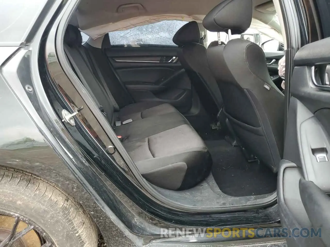 11 Photograph of a damaged car 1HGCV1F11KA072473 HONDA ACCORD 2019
