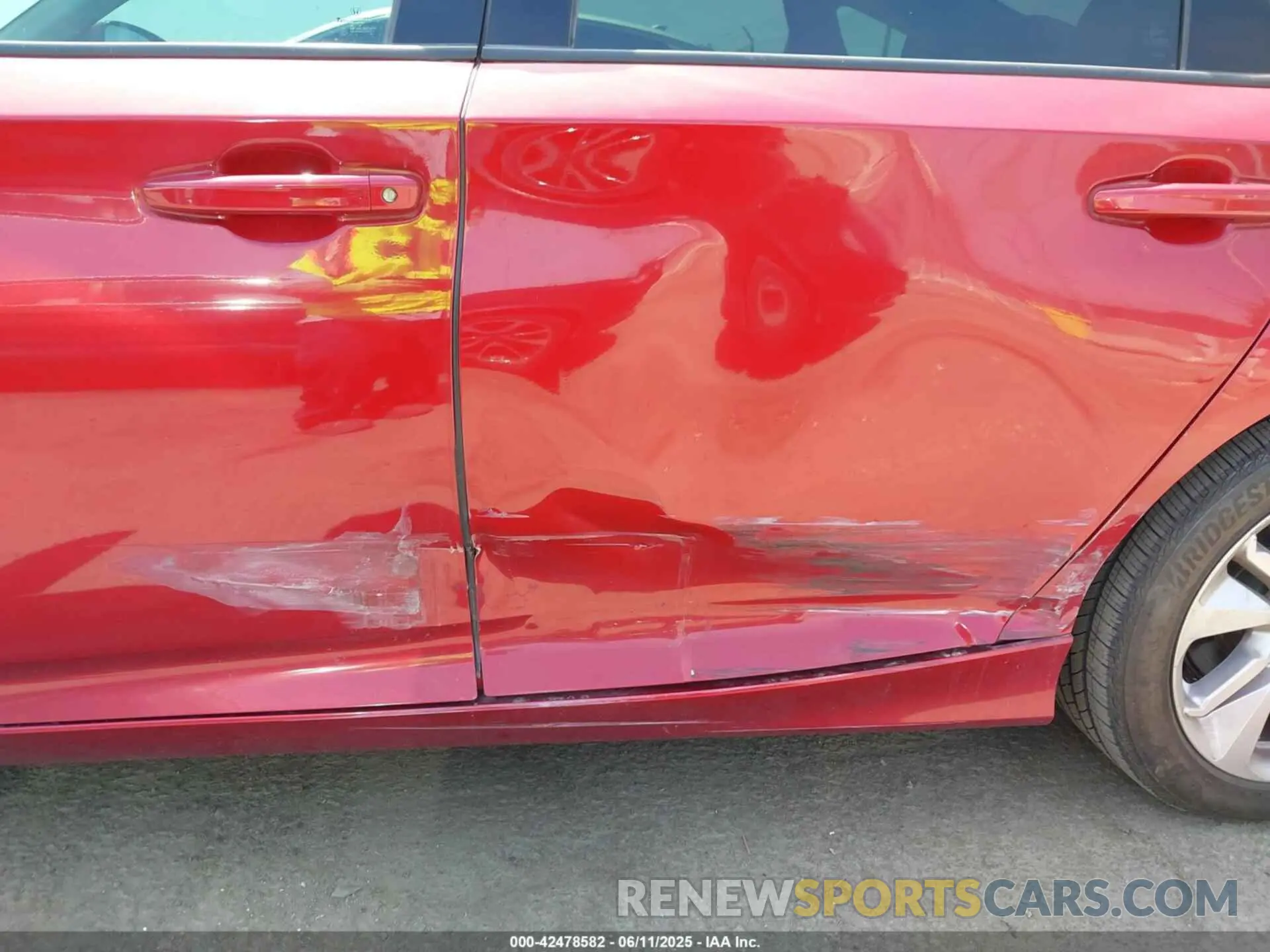 6 Photograph of a damaged car 1HGCV1F11KA074532 HONDA ACCORD 2019