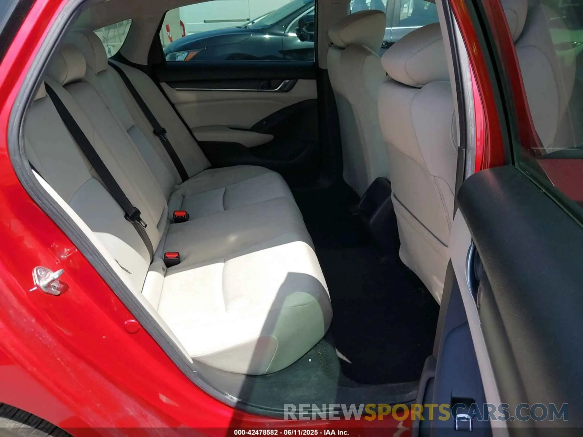 8 Photograph of a damaged car 1HGCV1F11KA074532 HONDA ACCORD 2019