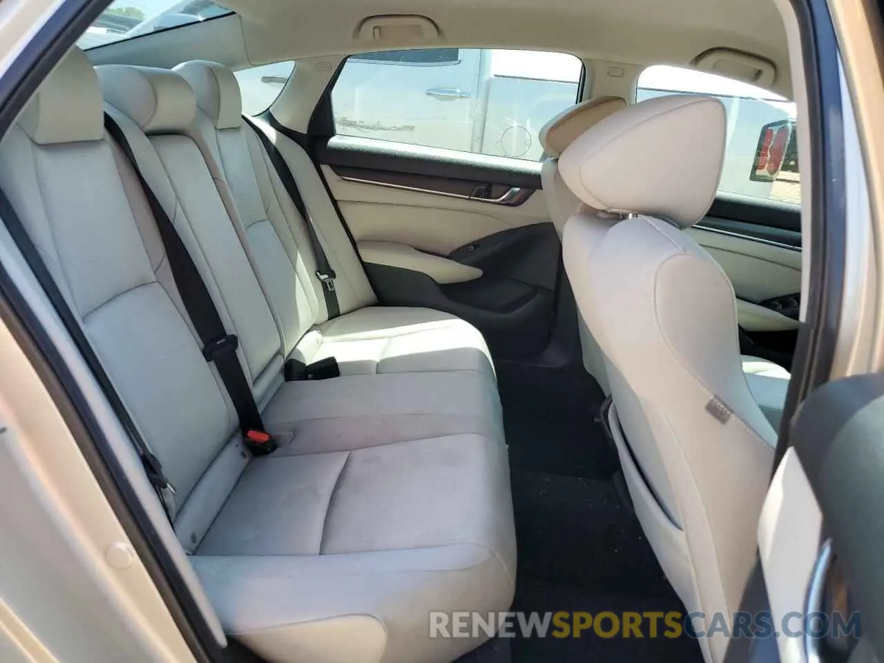 10 Photograph of a damaged car 1HGCV1F11KA098894 HONDA ACCORD 2019