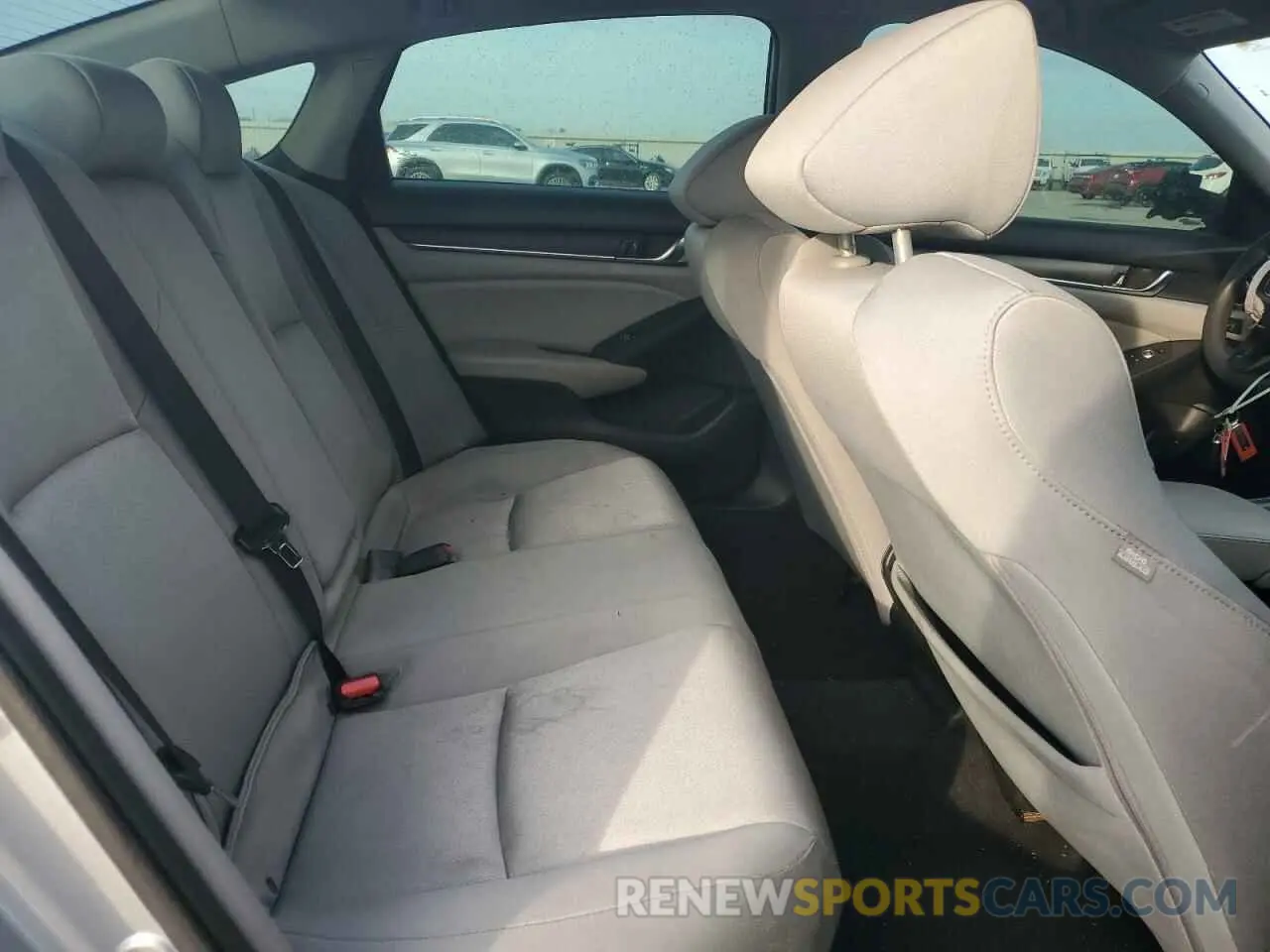 10 Photograph of a damaged car 1HGCV1F11KA103687 HONDA ACCORD 2019