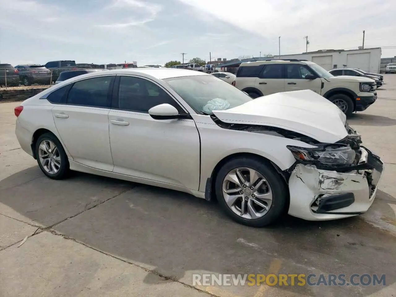 4 Photograph of a damaged car 1HGCV1F11KA138939 HONDA ACCORD 2019