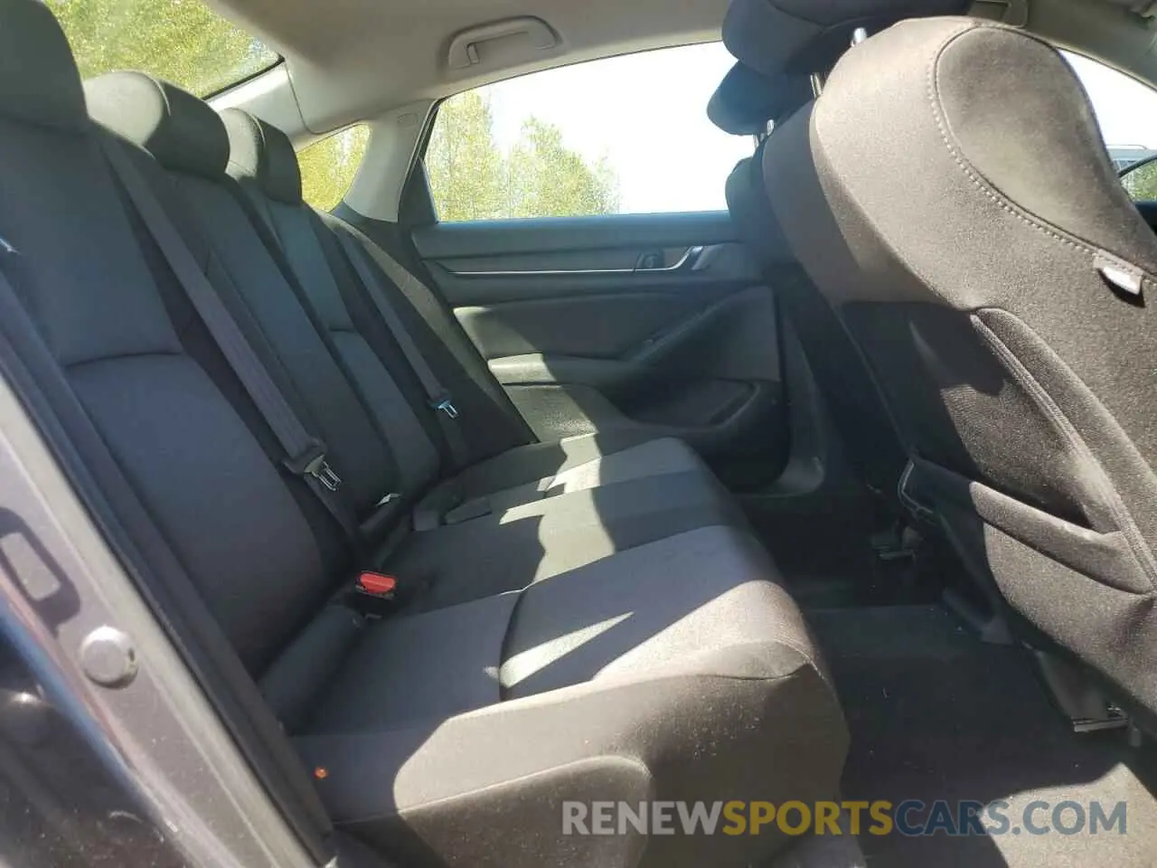 10 Photograph of a damaged car 1HGCV1F11KA172055 HONDA ACCORD 2019