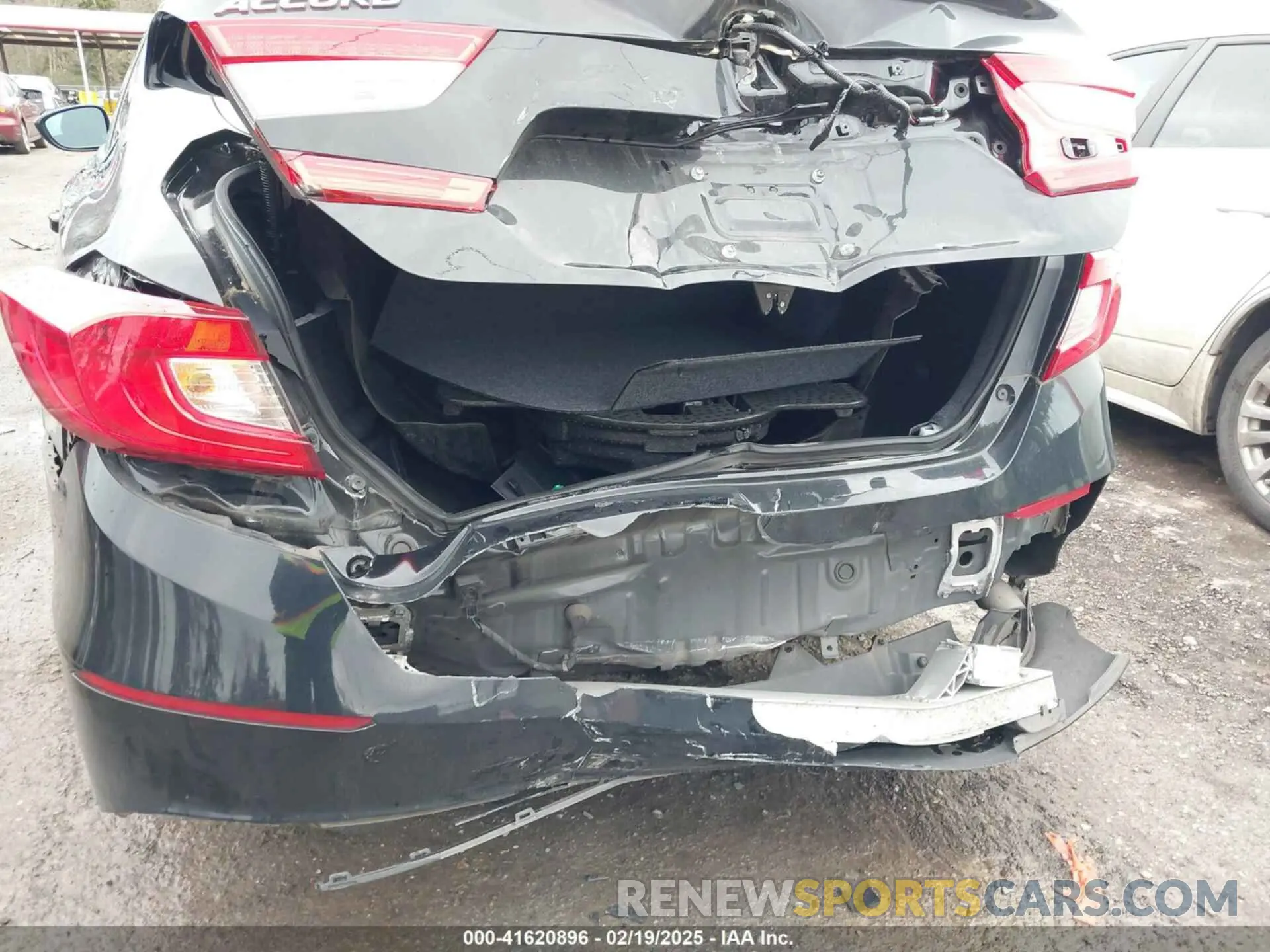 6 Photograph of a damaged car 1HGCV1F12KA006059 HONDA ACCORD 2019