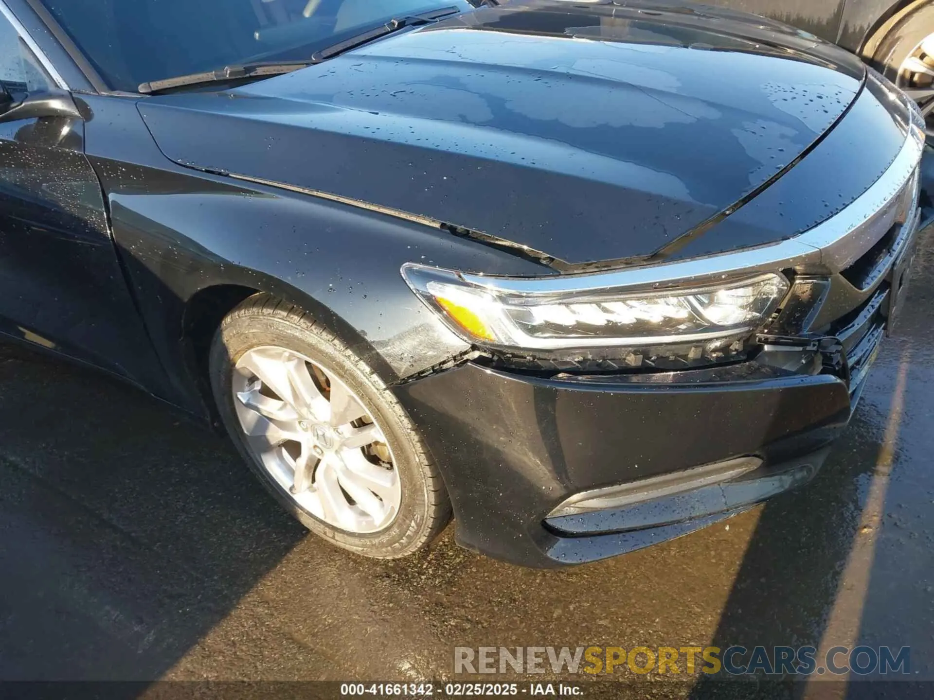 18 Photograph of a damaged car 1HGCV1F12KA109756 HONDA ACCORD 2019
