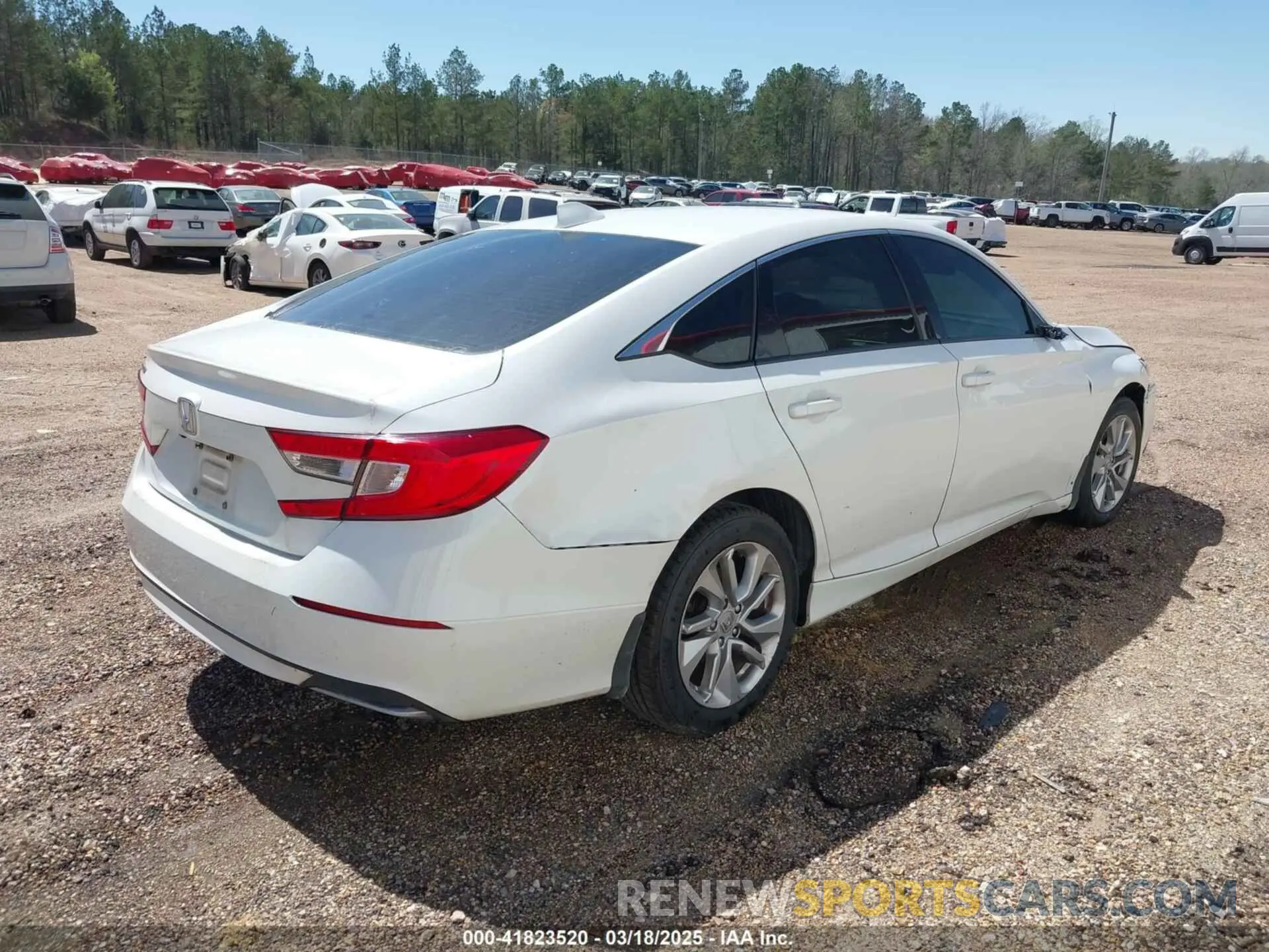 4 Фотография поврежденного автомобиля 1HGCV1F12KA117517 HONDA ACCORD 2019