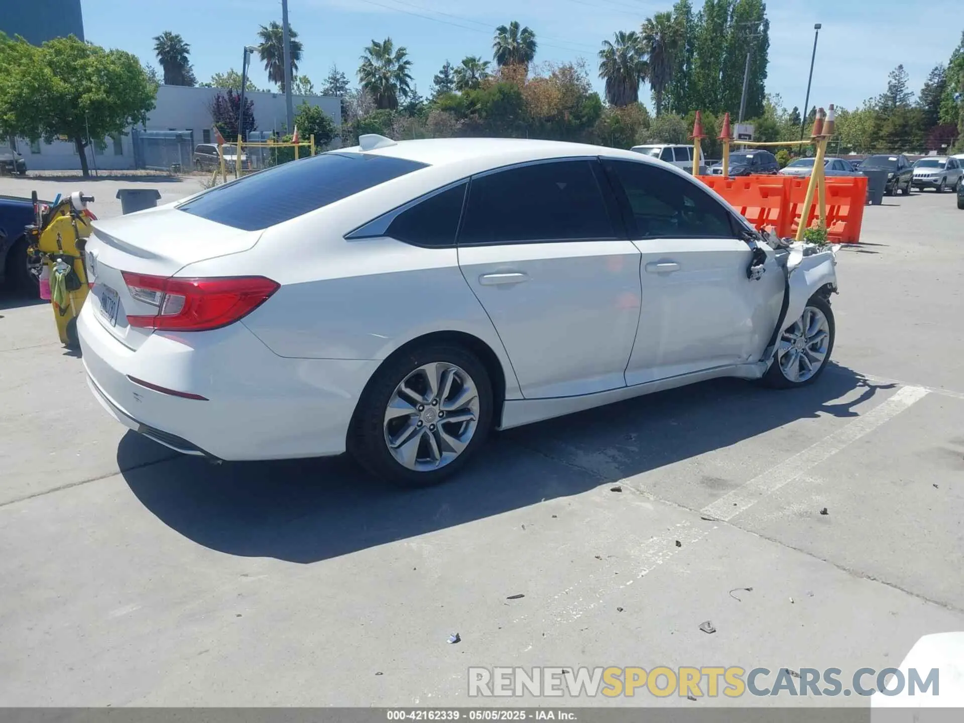 4 Фотография поврежденного автомобиля 1HGCV1F12KA130655 HONDA ACCORD 2019
