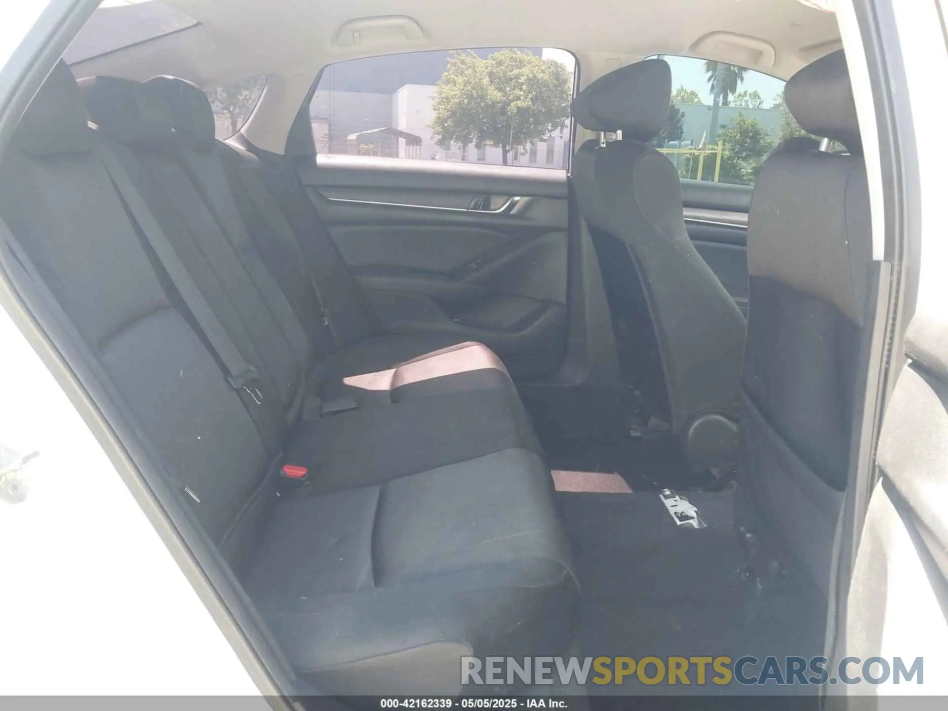 8 Фотография поврежденного автомобиля 1HGCV1F12KA130655 HONDA ACCORD 2019