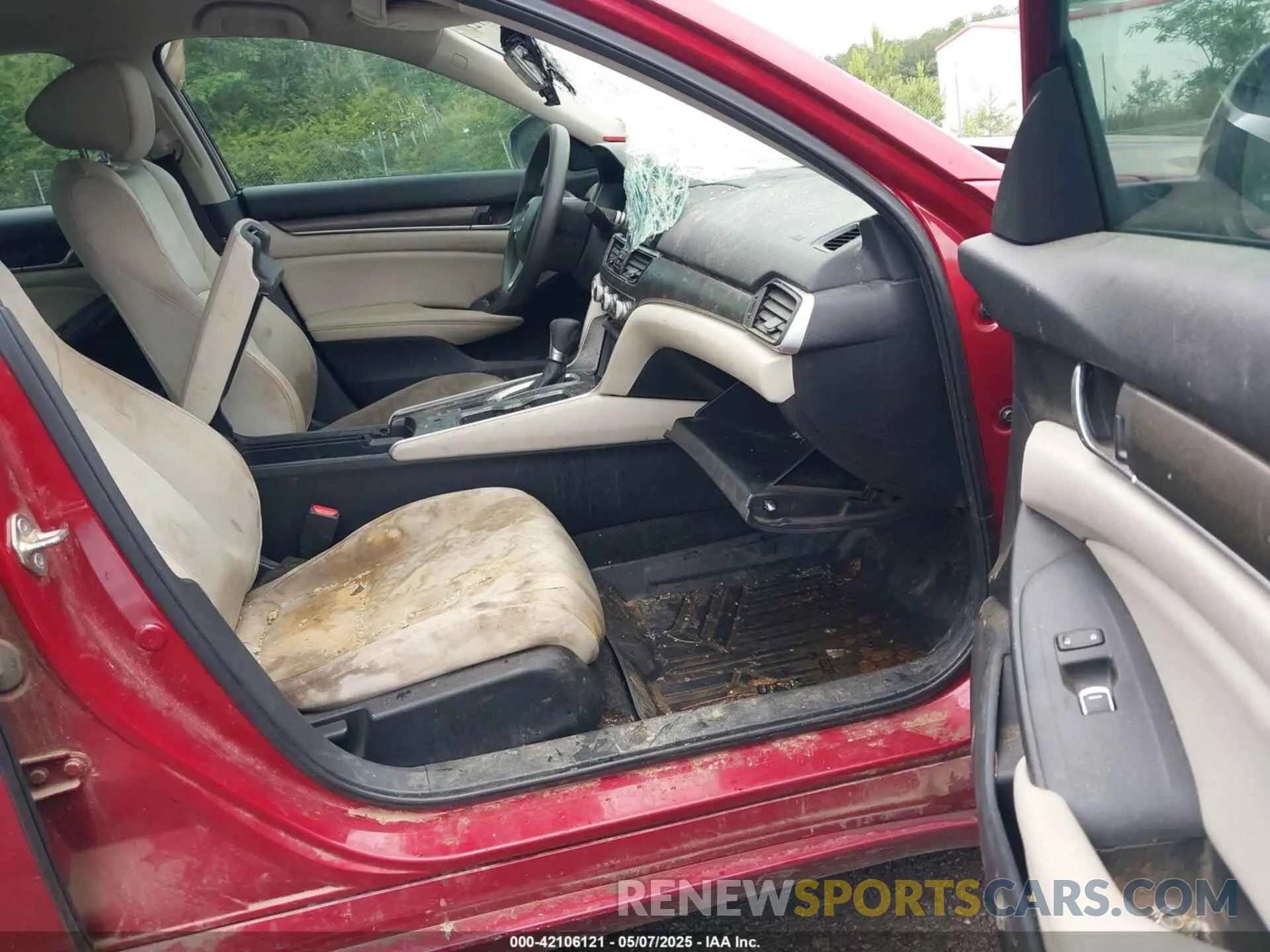5 Photograph of a damaged car 1HGCV1F13KA042794 HONDA ACCORD 2019