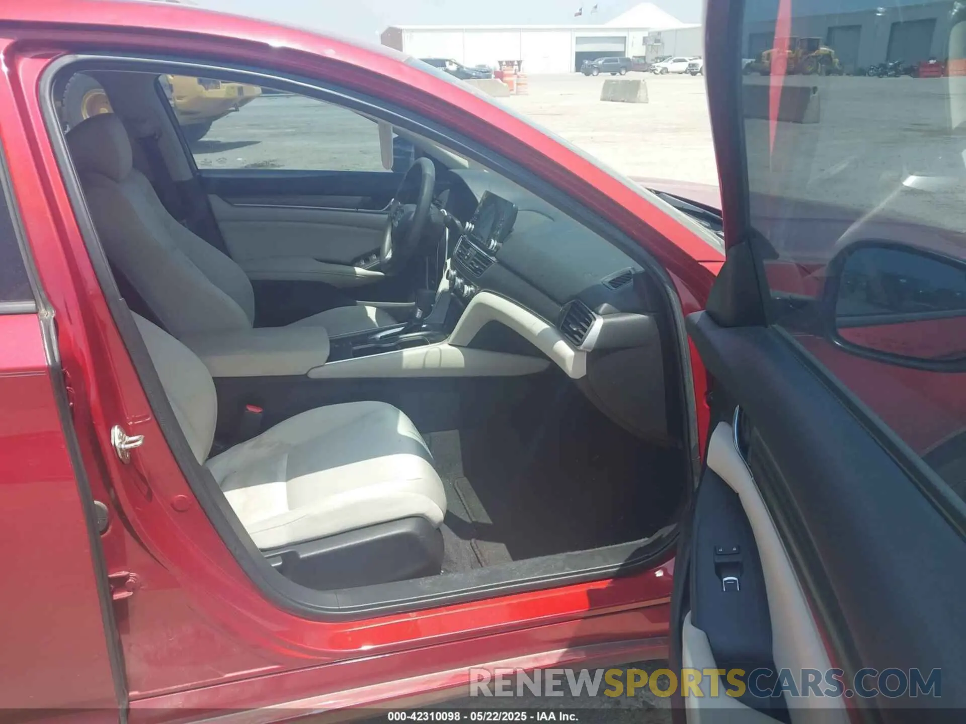 5 Photograph of a damaged car 1HGCV1F13KA071714 HONDA ACCORD 2019