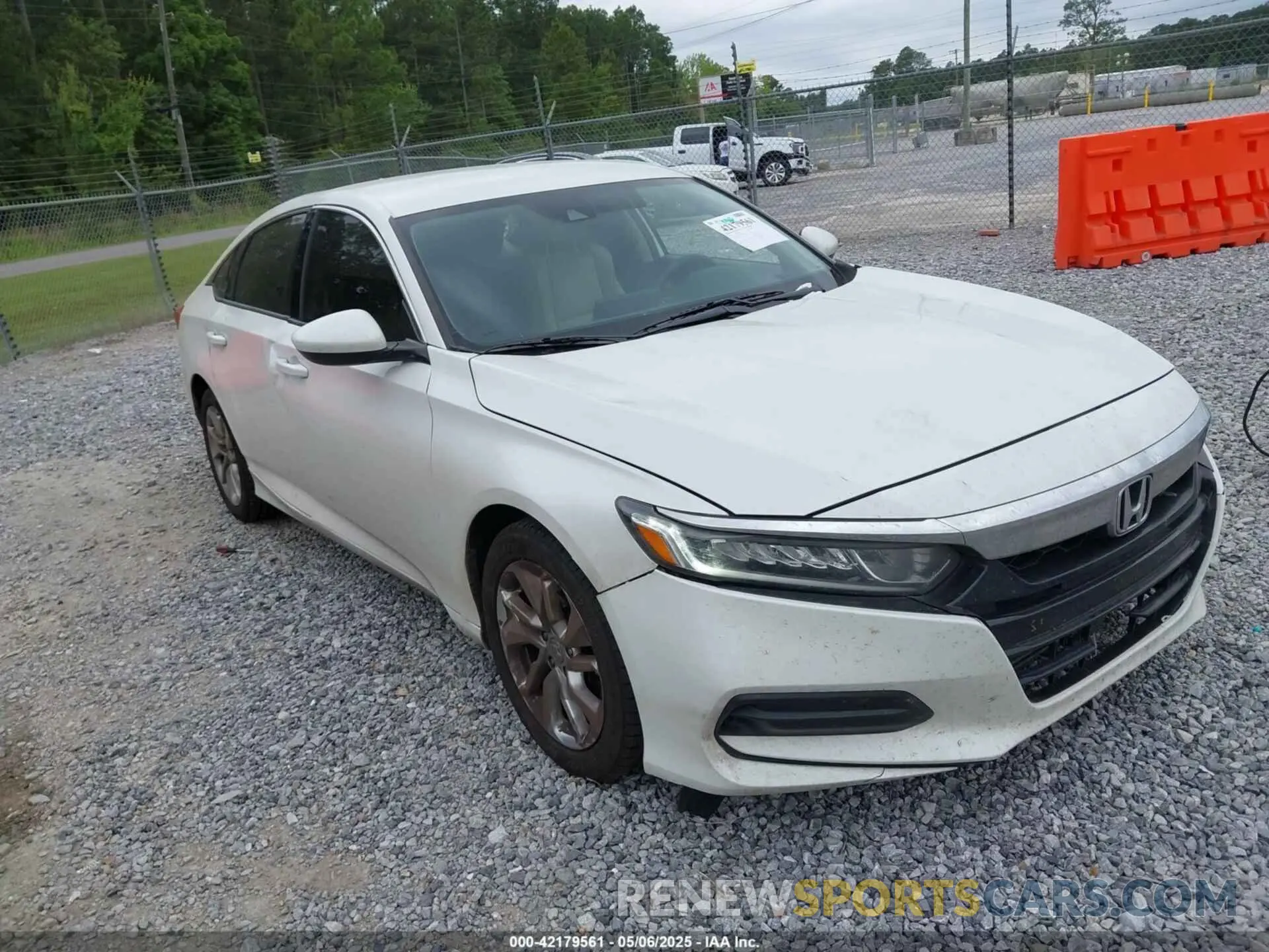 1 Фотография поврежденного автомобиля 1HGCV1F13KA092661 HONDA ACCORD 2019