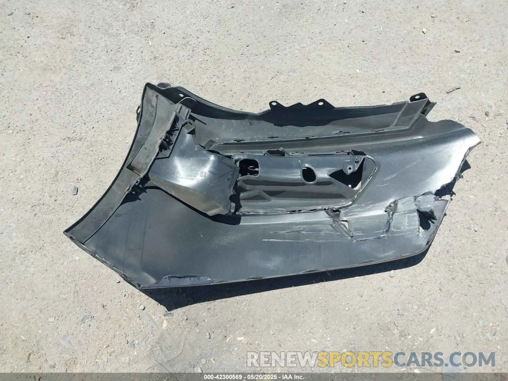 11 Photograph of a damaged car 1HGCV1F13KA105330 HONDA ACCORD 2019