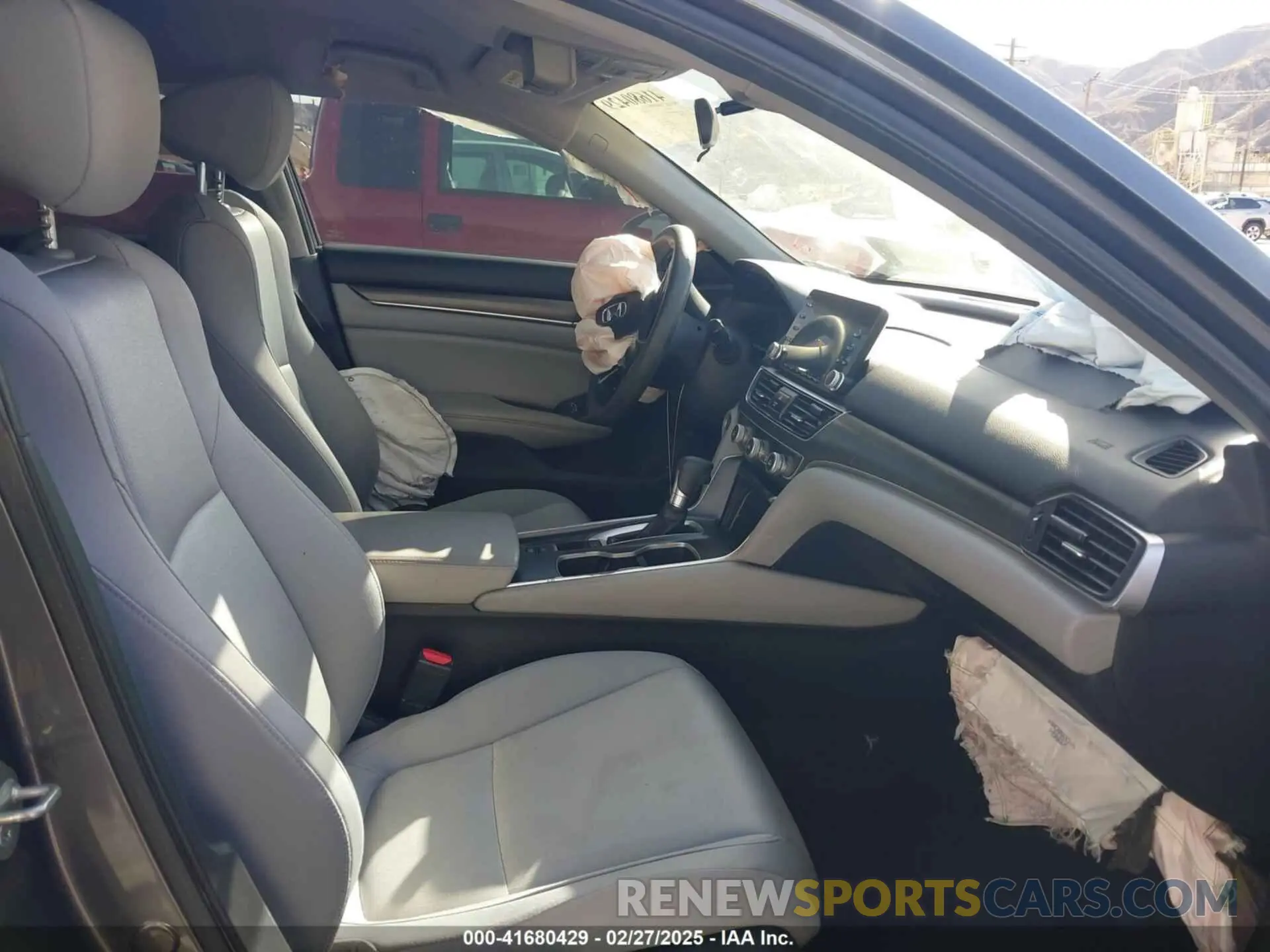 5 Photograph of a damaged car 1HGCV1F13KA108163 HONDA ACCORD 2019