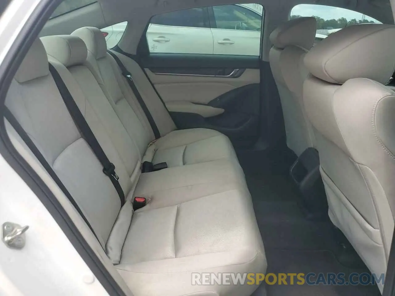 10 Photograph of a damaged car 1HGCV1F13KA150686 HONDA ACCORD 2019