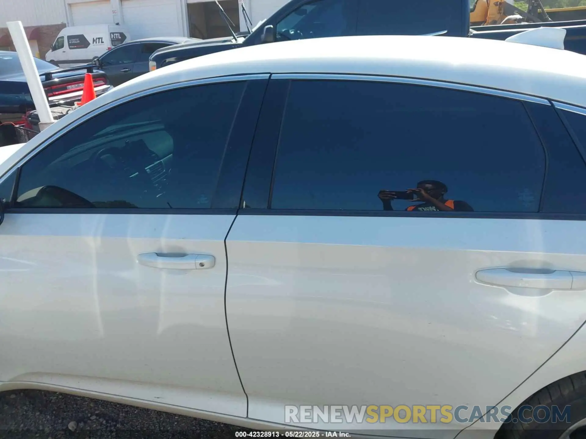 13 Photograph of a damaged car 1HGCV1F13KA167505 HONDA ACCORD 2019