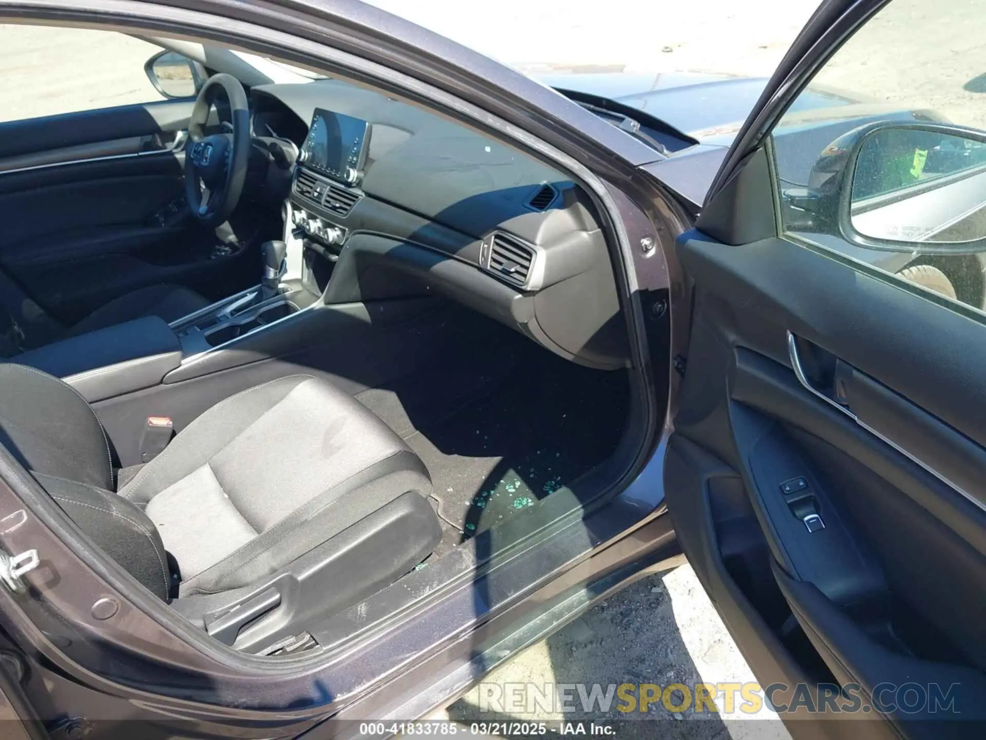 5 Фотография поврежденного автомобиля 1HGCV1F14KA065159 HONDA ACCORD 2019