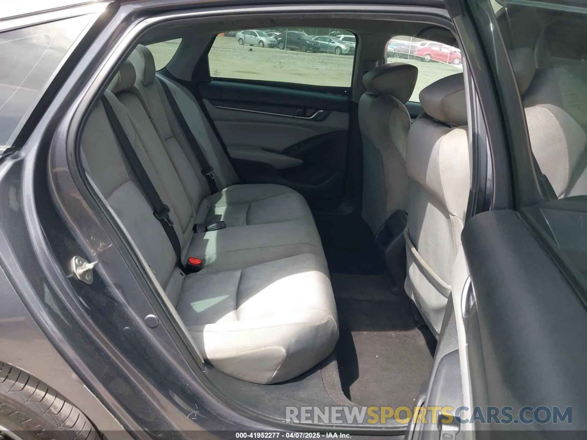 8 Фотография поврежденного автомобиля 1HGCV1F14KA123495 HONDA ACCORD 2019