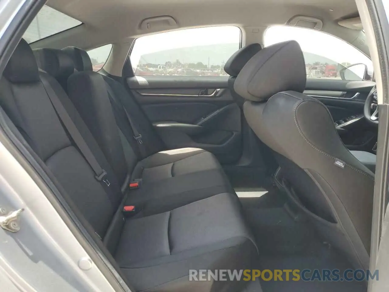 10 Photograph of a damaged car 1HGCV1F14KA136411 HONDA ACCORD 2019
