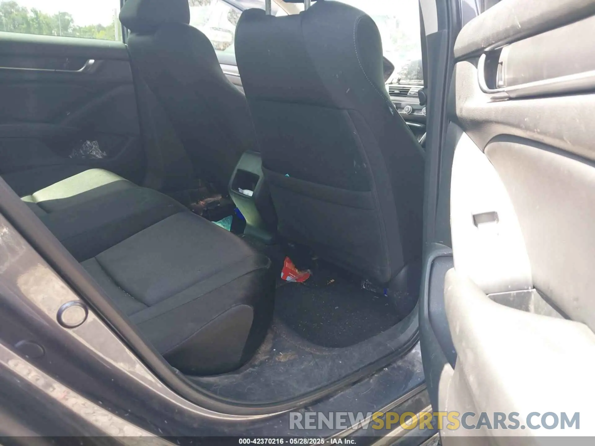 8 Photograph of a damaged car 1HGCV1F15KA026323 HONDA ACCORD 2019