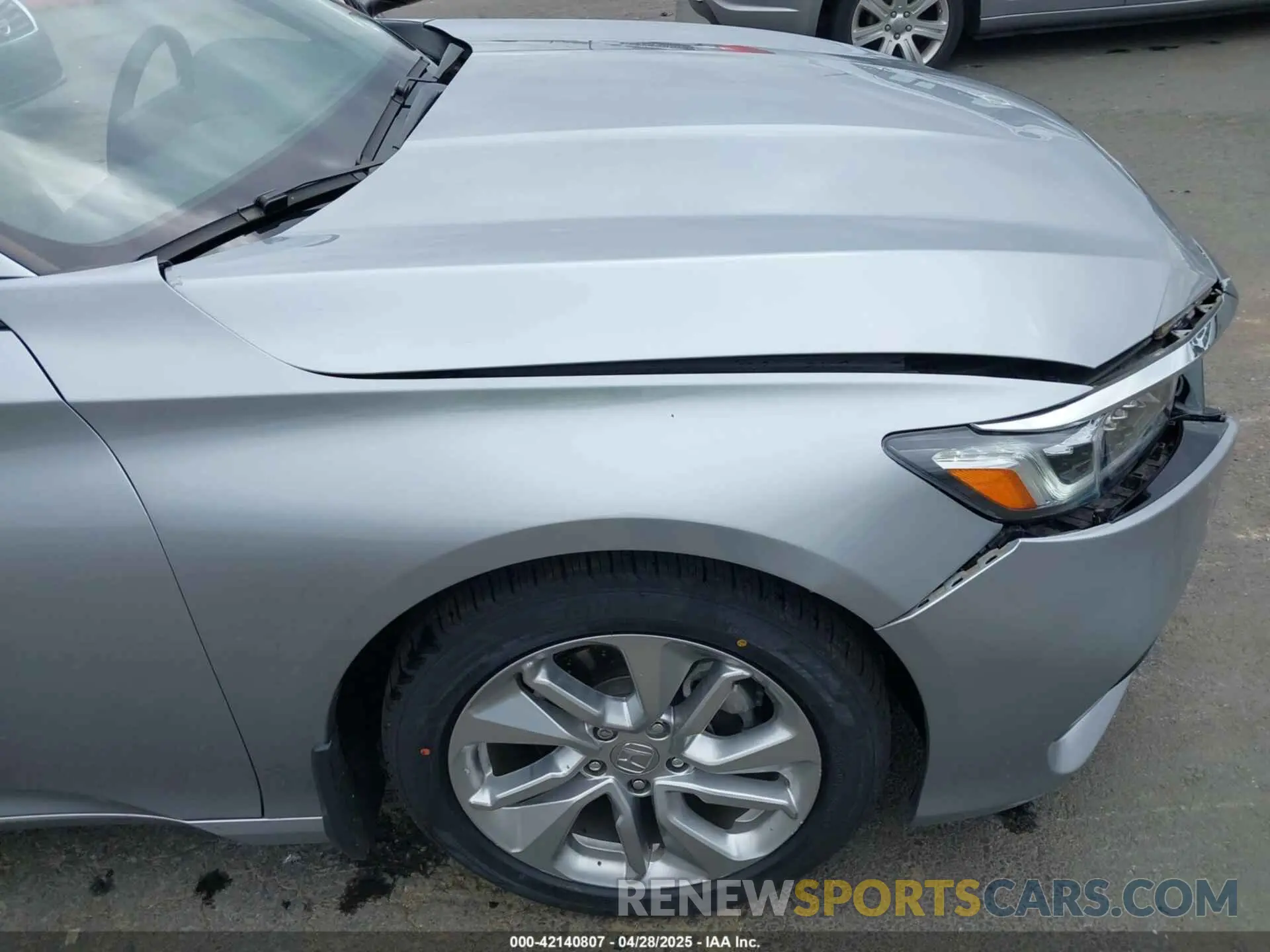 18 Photograph of a damaged car 1HGCV1F15KA045258 HONDA ACCORD 2019