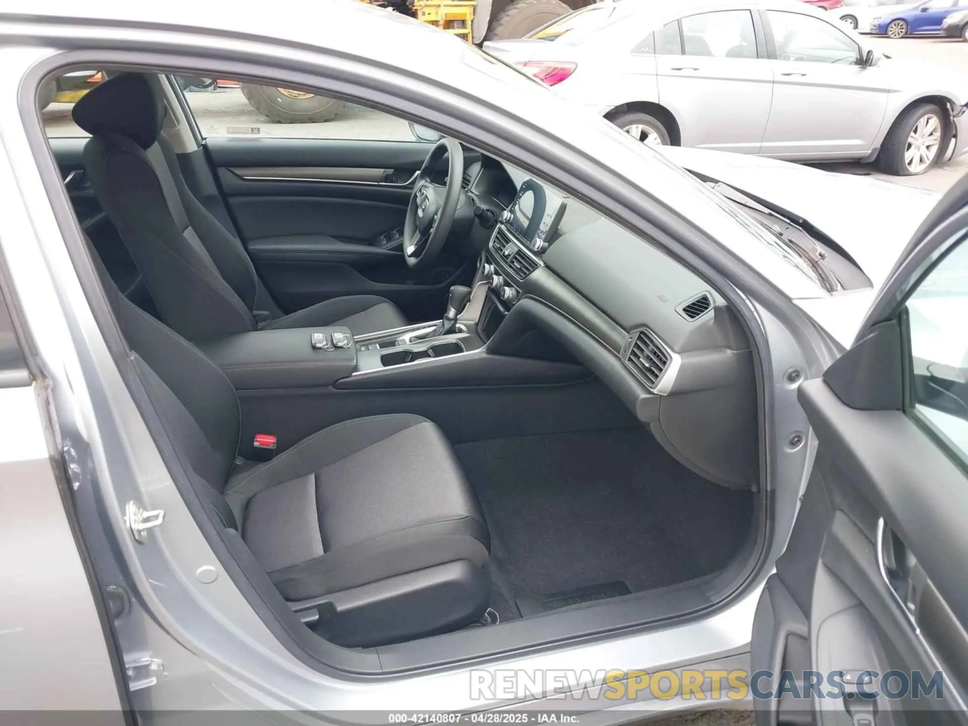 5 Photograph of a damaged car 1HGCV1F15KA045258 HONDA ACCORD 2019