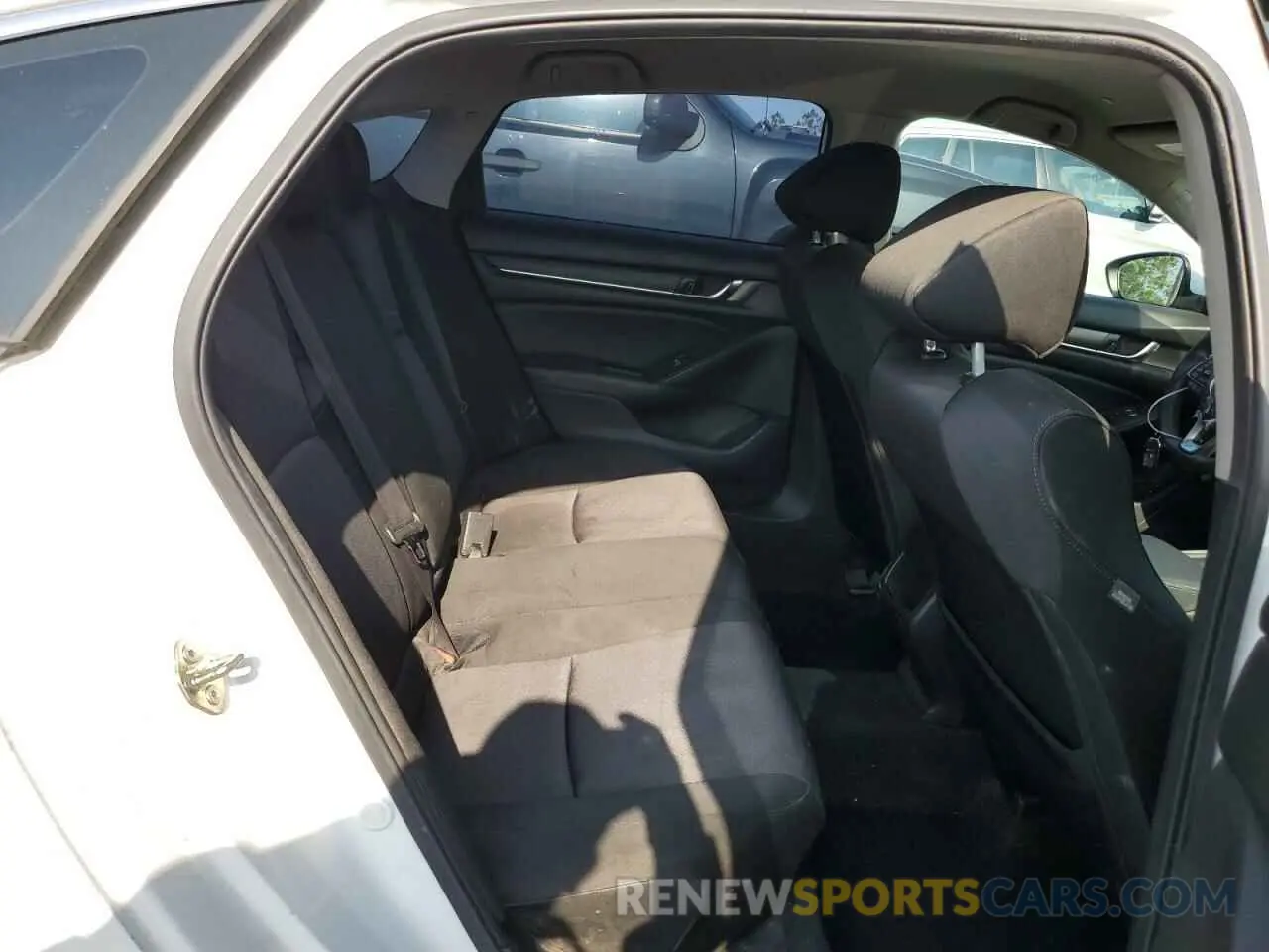 10 Photograph of a damaged car 1HGCV1F15KA125868 HONDA ACCORD 2019