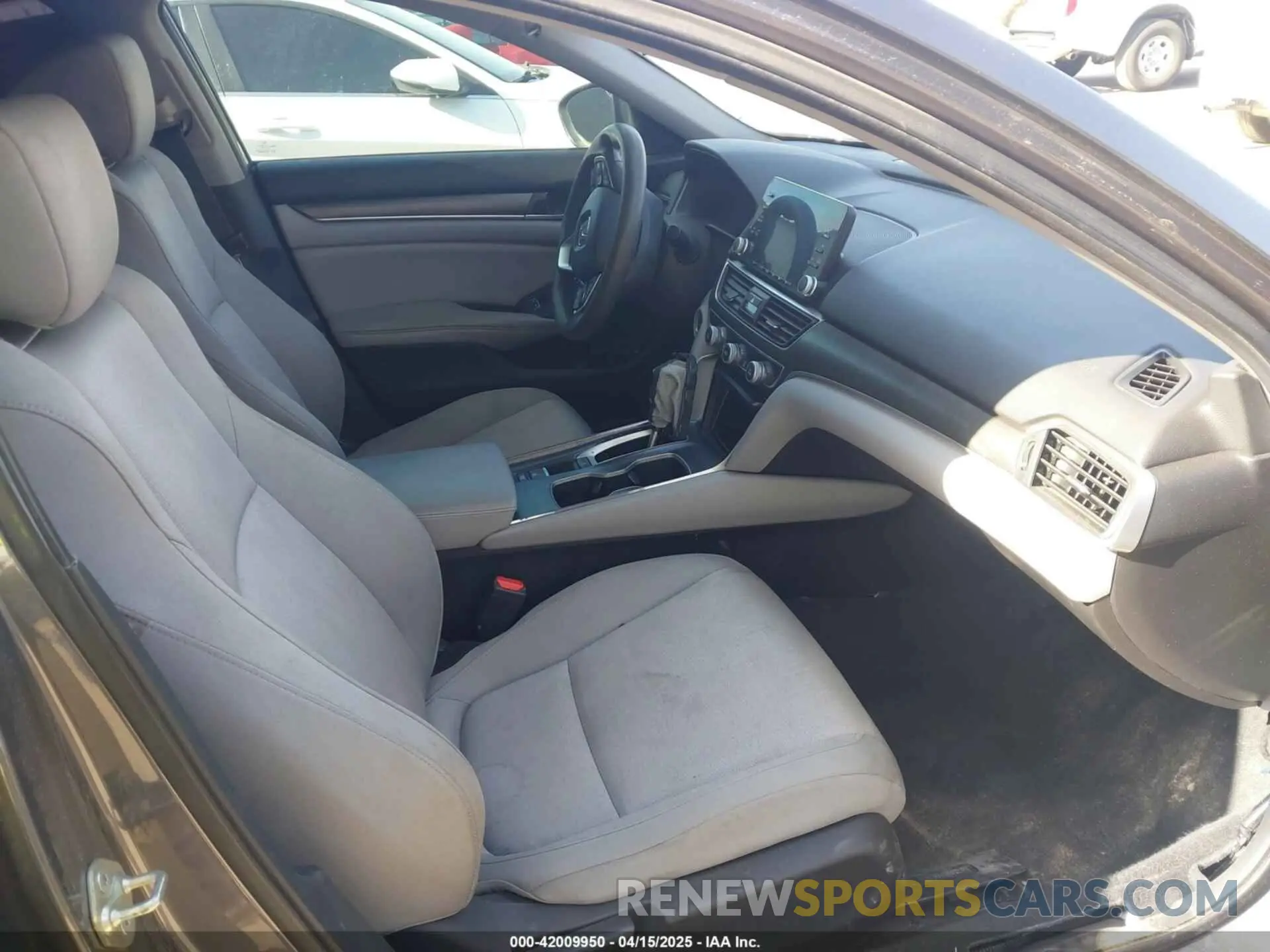 5 Фотография поврежденного автомобиля 1HGCV1F15KA126650 HONDA ACCORD 2019