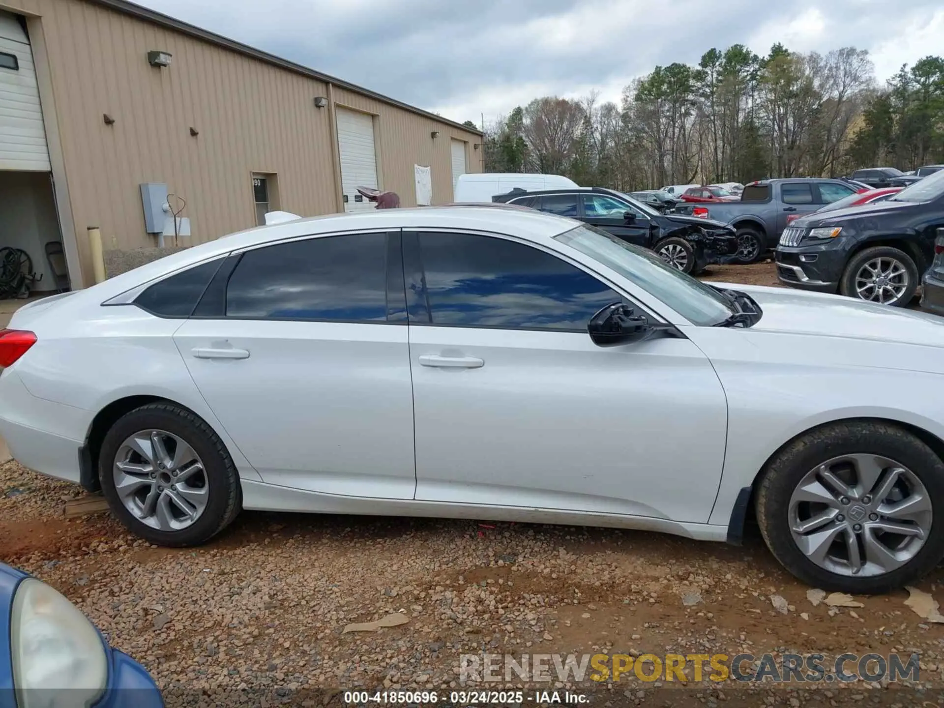 13 Фотография поврежденного автомобиля 1HGCV1F16KA067625 HONDA ACCORD 2019