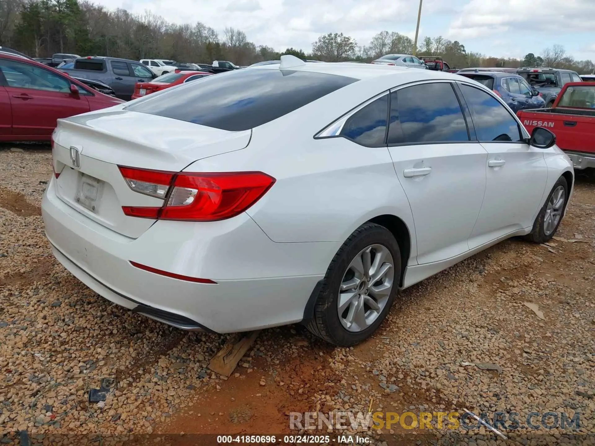 4 Фотография поврежденного автомобиля 1HGCV1F16KA067625 HONDA ACCORD 2019