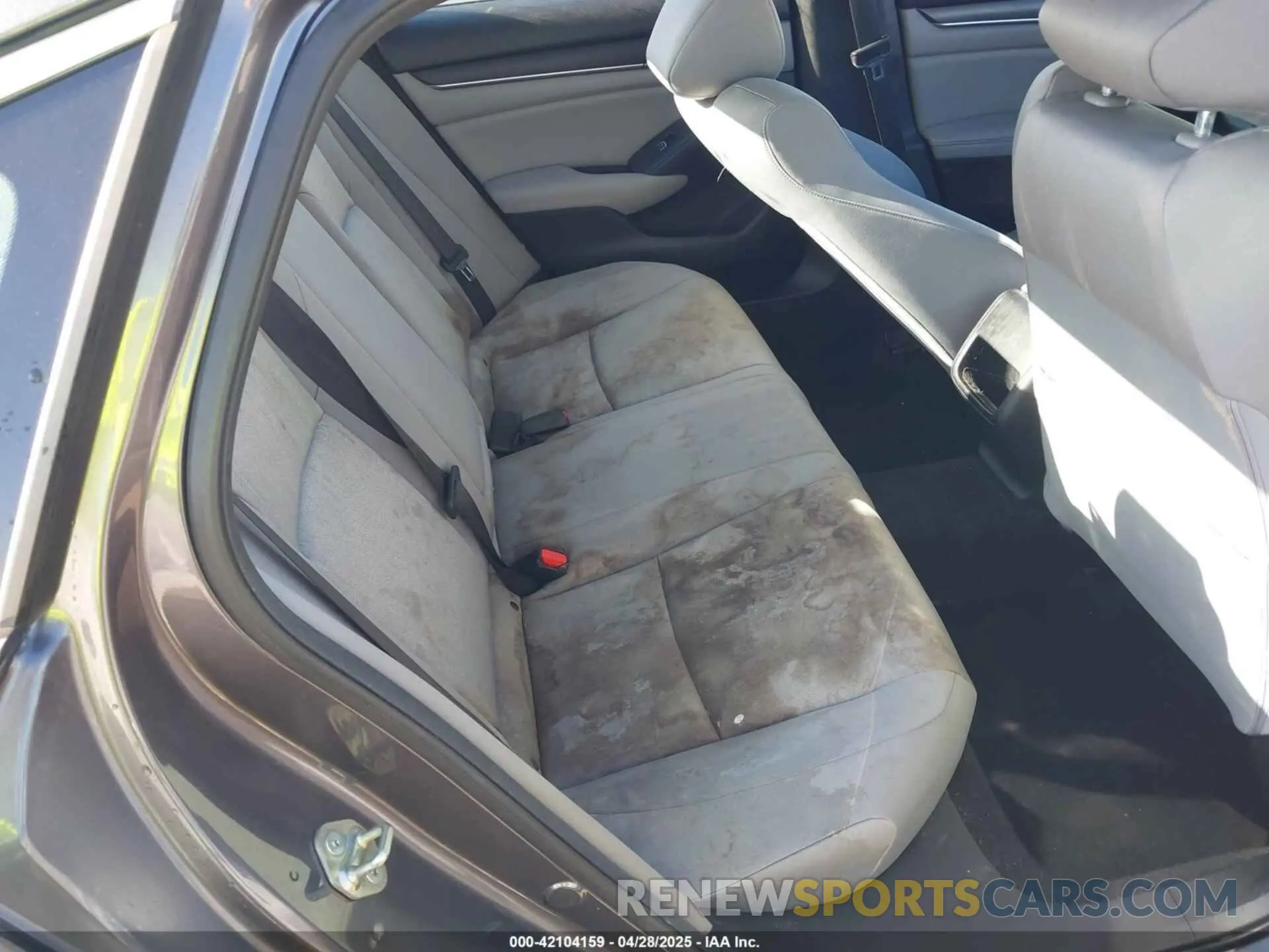 8 Photograph of a damaged car 1HGCV1F16KA126995 HONDA ACCORD 2019