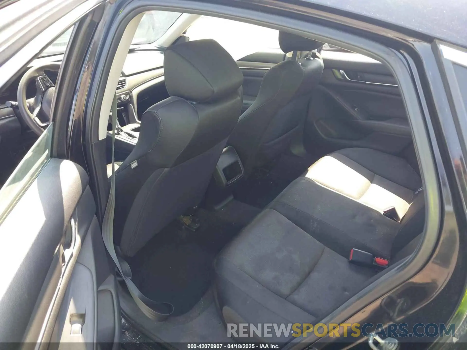 8 Photograph of a damaged car 1HGCV1F16KA151136 HONDA ACCORD 2019
