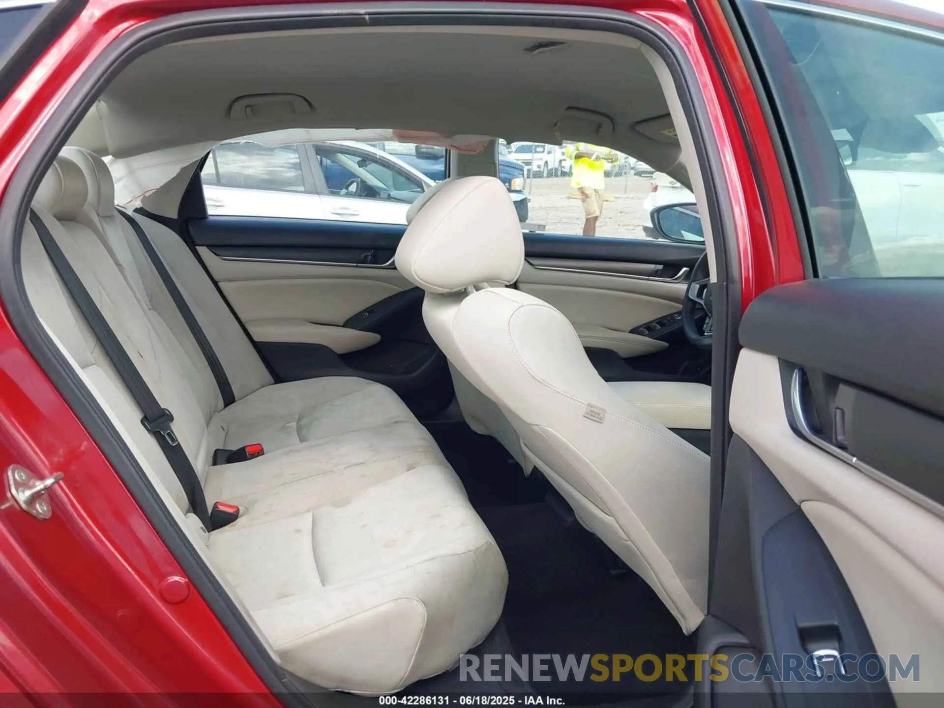 8 Photograph of a damaged car 1HGCV1F17KA038022 HONDA ACCORD 2019