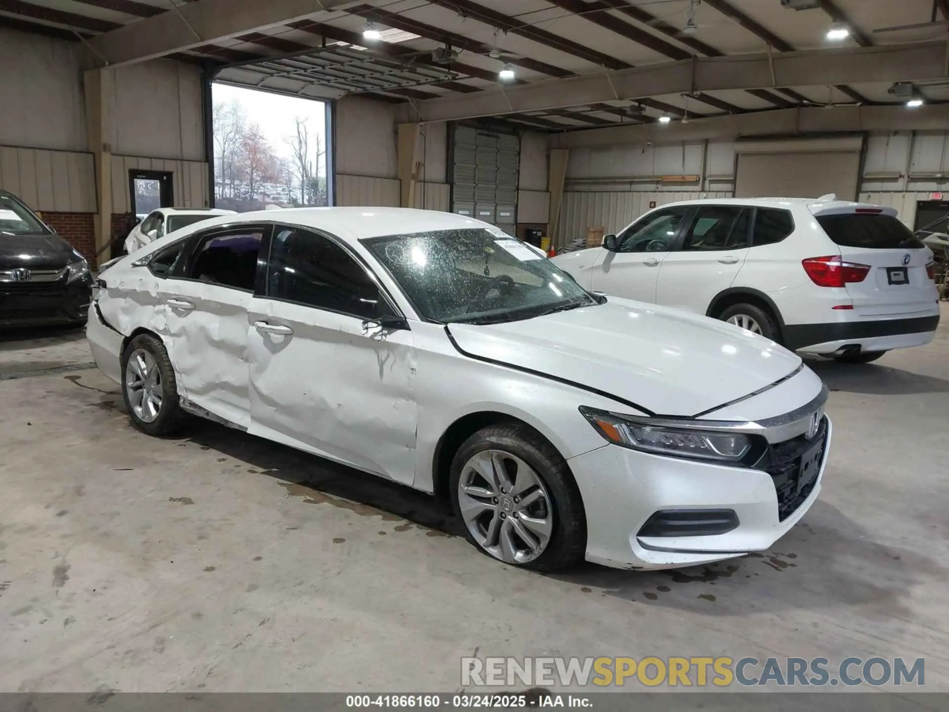 1 Фотография поврежденного автомобиля 1HGCV1F17KA157740 HONDA ACCORD 2019