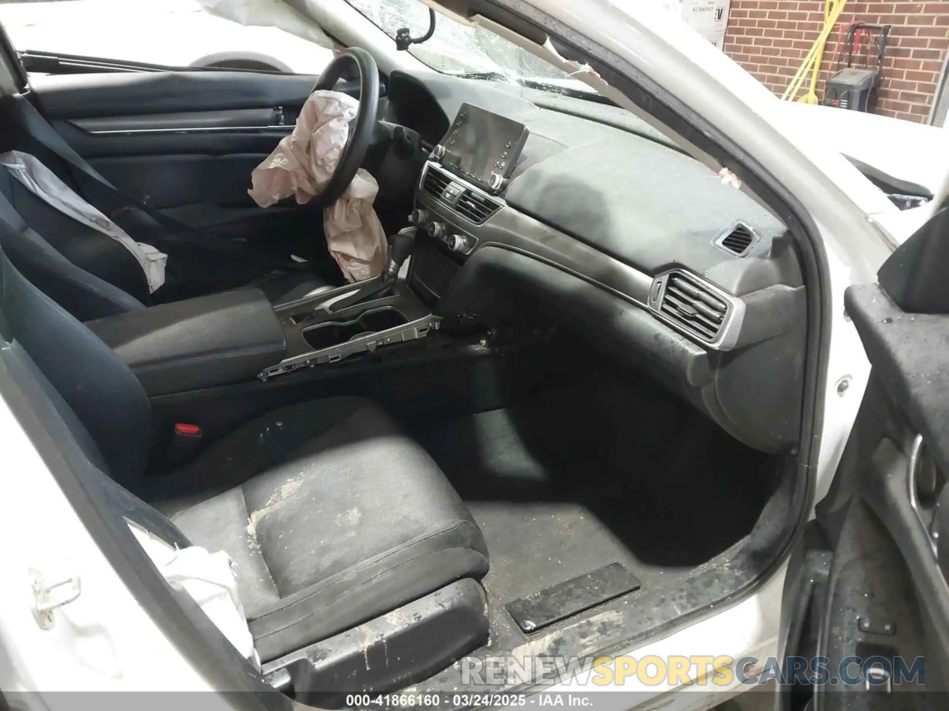 5 Фотография поврежденного автомобиля 1HGCV1F17KA157740 HONDA ACCORD 2019
