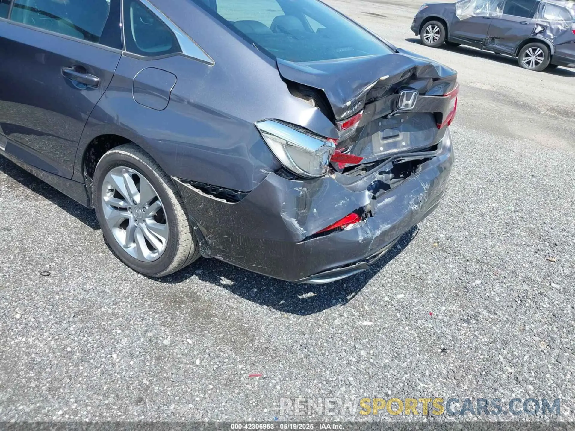 6 Photograph of a damaged car 1HGCV1F17KA161612 HONDA ACCORD 2019