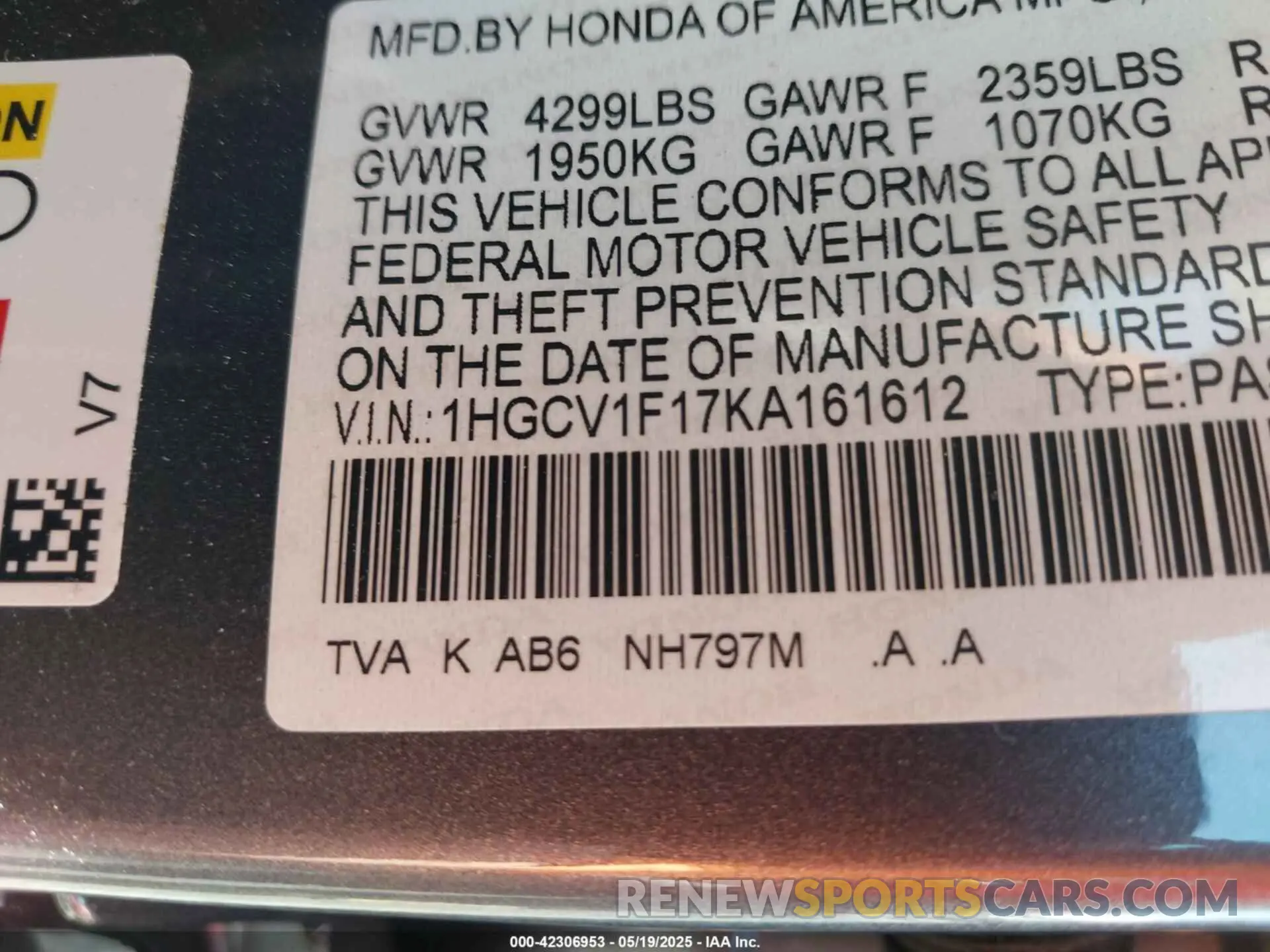 9 Photograph of a damaged car 1HGCV1F17KA161612 HONDA ACCORD 2019