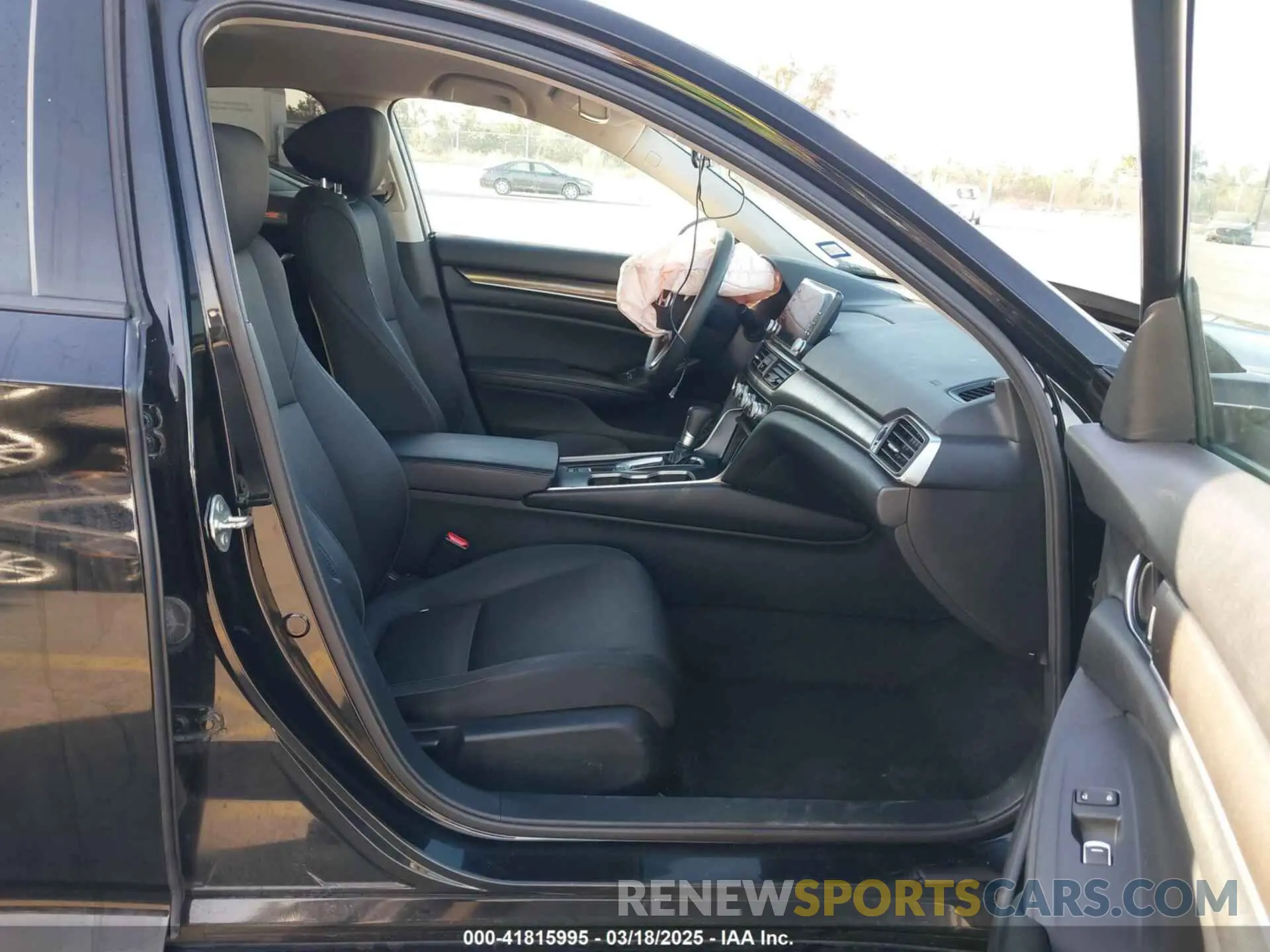 5 Photograph of a damaged car 1HGCV1F17KA165160 HONDA ACCORD 2019