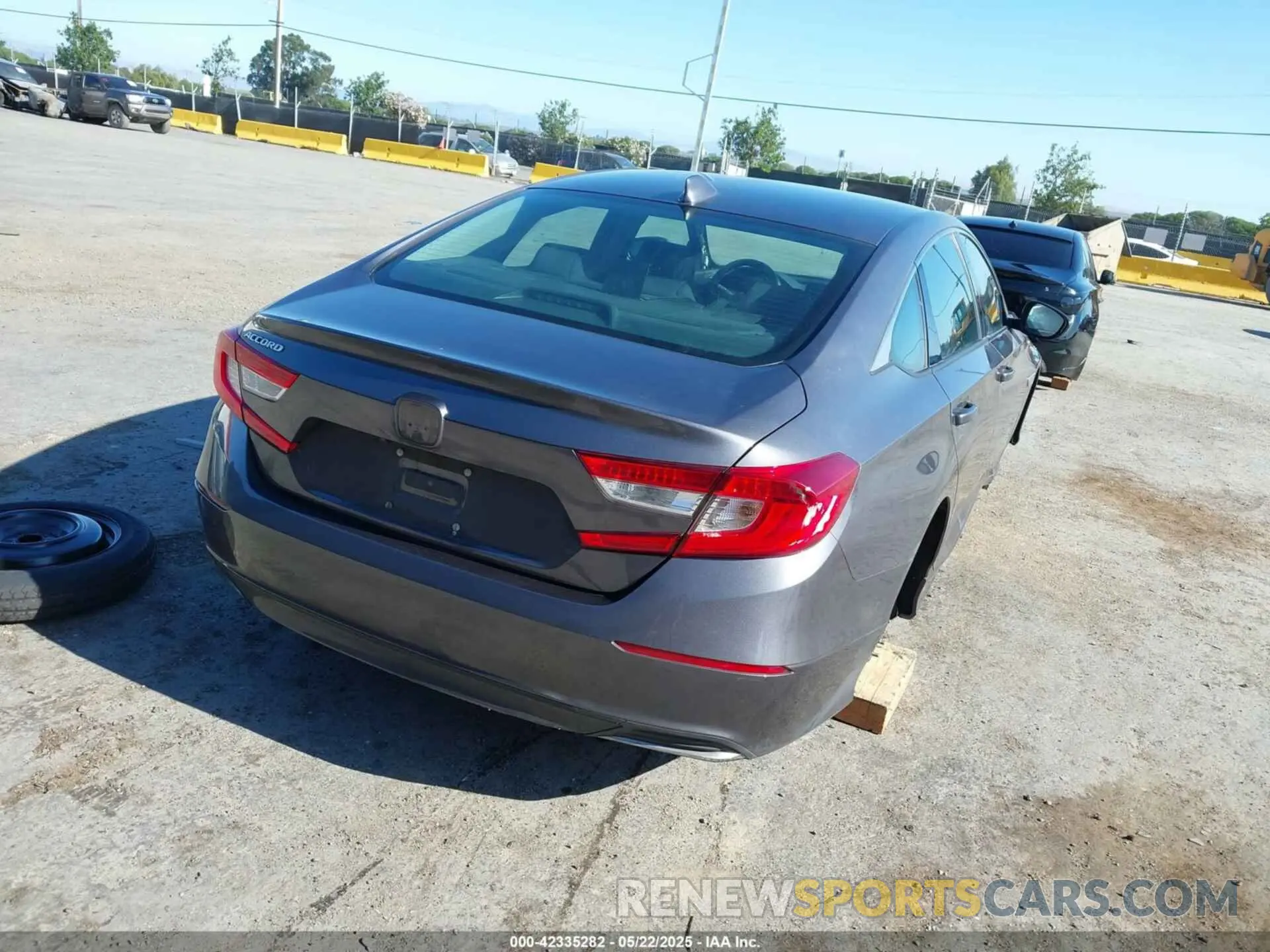 4 Фотография поврежденного автомобиля 1HGCV1F18KA043679 HONDA ACCORD 2019