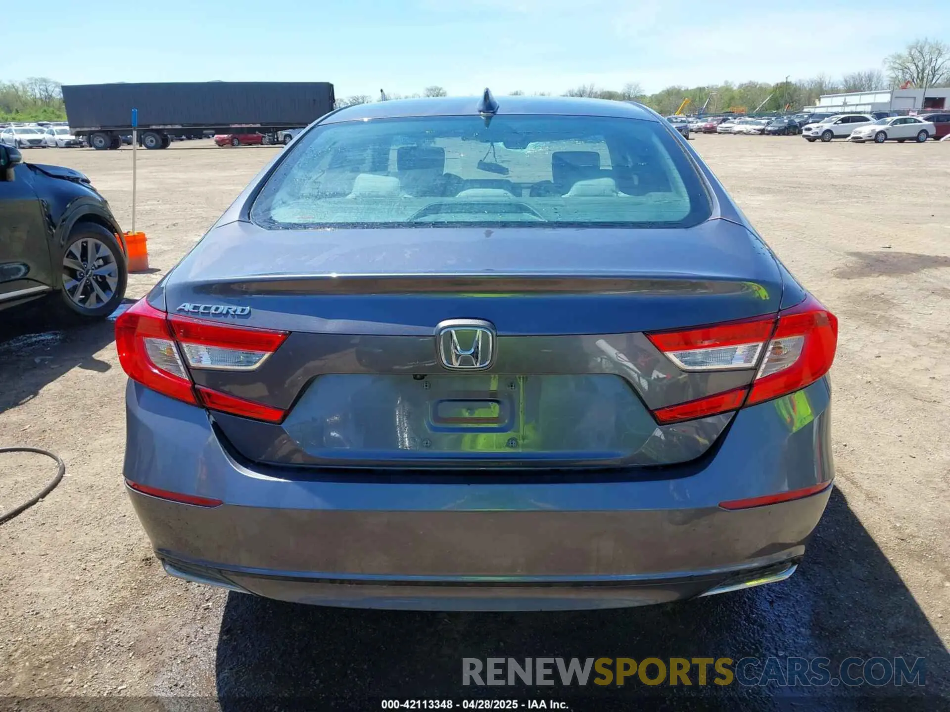 16 Фотография поврежденного автомобиля 1HGCV1F18KA069005 HONDA ACCORD 2019