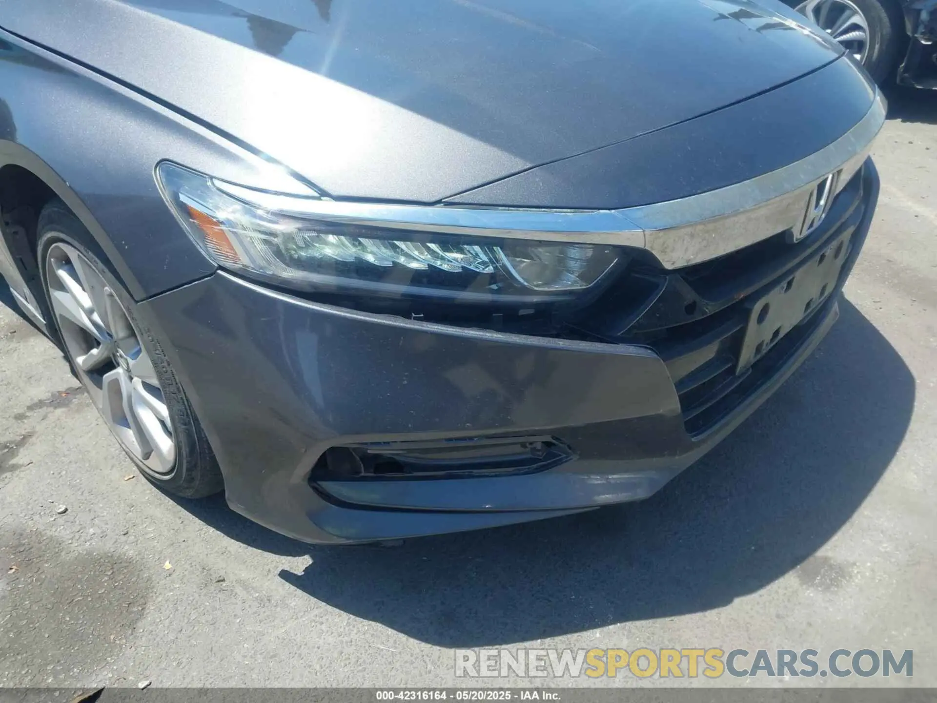 20 Photograph of a damaged car 1HGCV1F18KA076925 HONDA ACCORD 2019