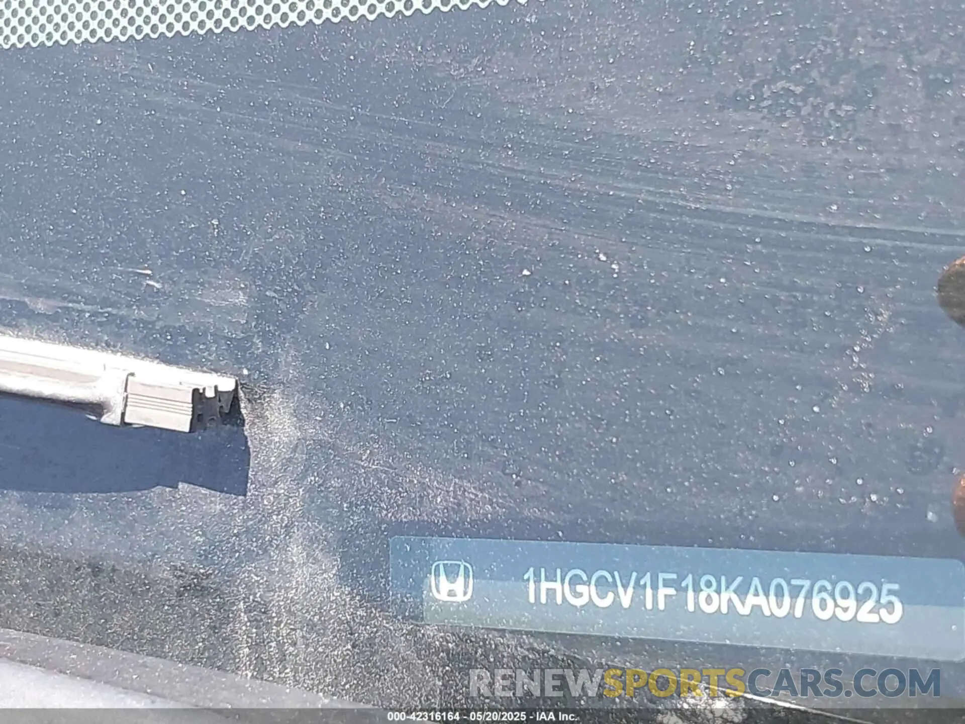9 Photograph of a damaged car 1HGCV1F18KA076925 HONDA ACCORD 2019