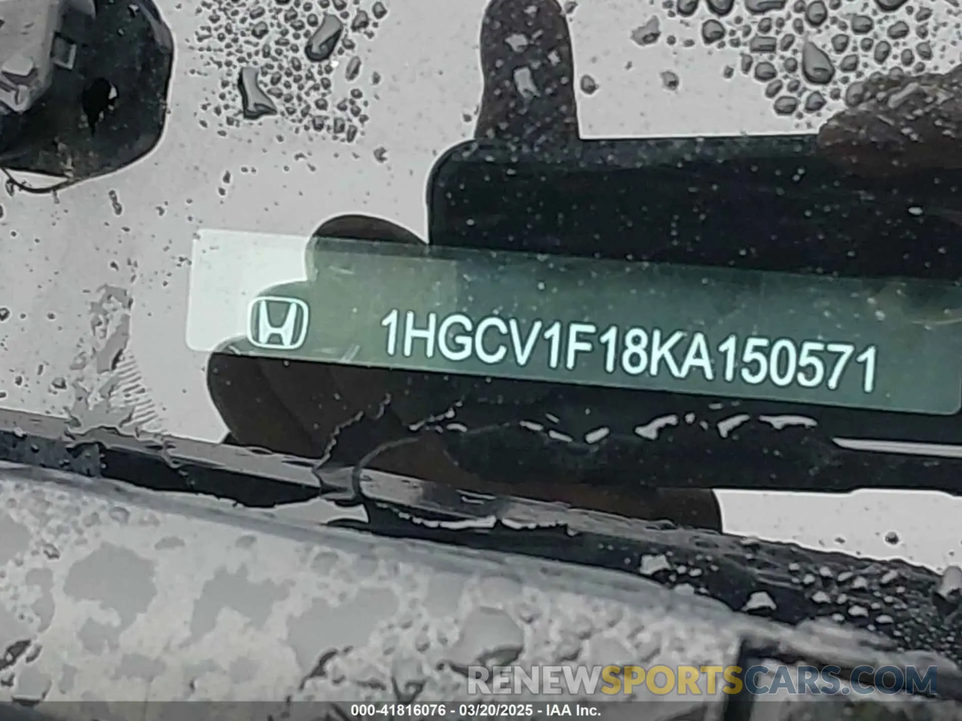 17 Фотография поврежденного автомобиля 1HGCV1F18KA150571 HONDA ACCORD 2019
