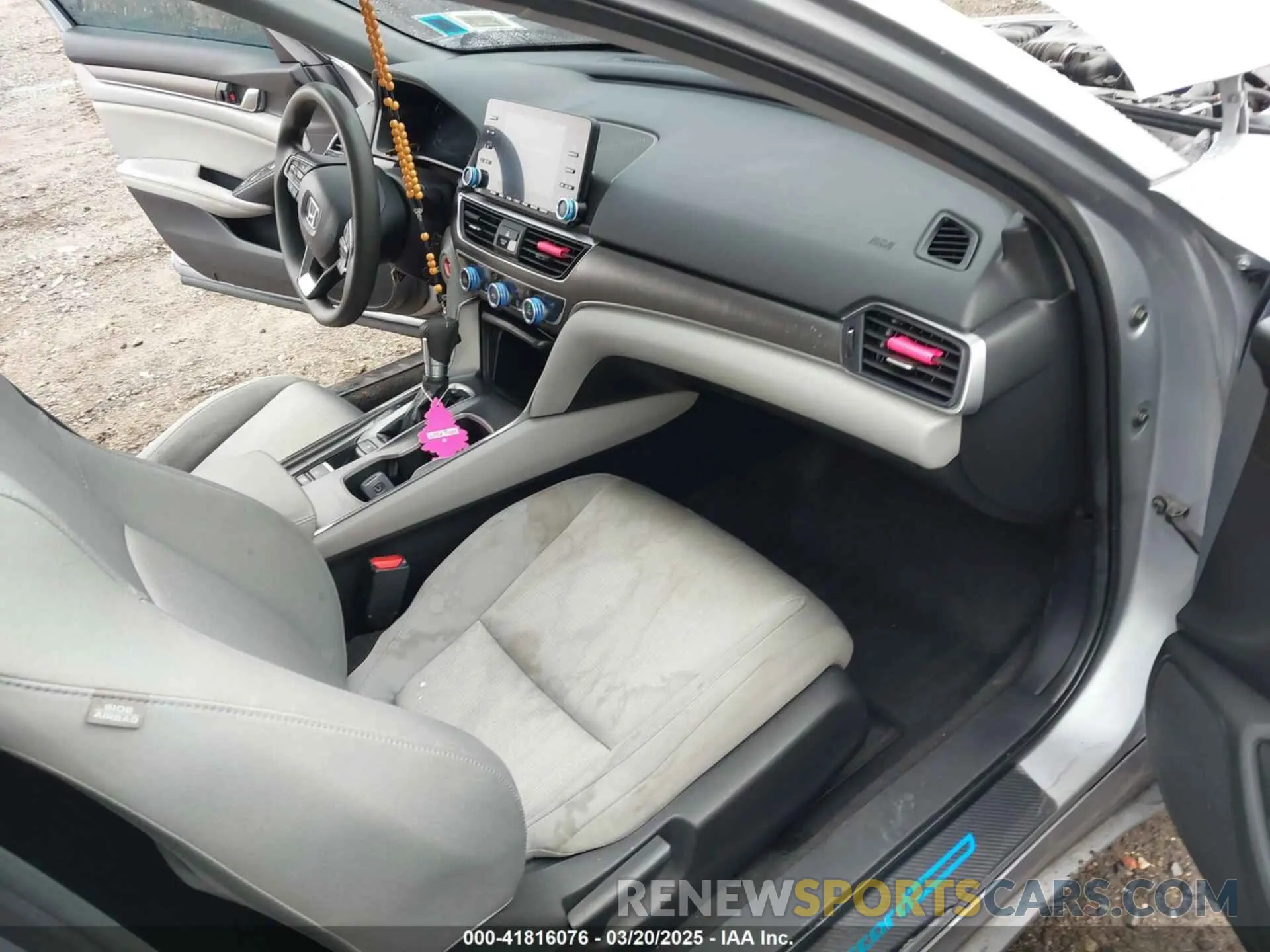 5 Фотография поврежденного автомобиля 1HGCV1F18KA150571 HONDA ACCORD 2019